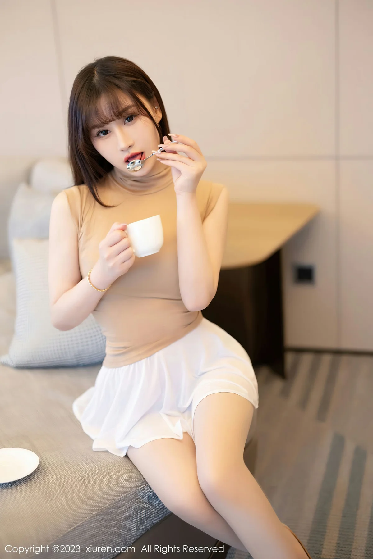 XiuRen 秀人 No.7013 张欣欣 诱人原色丝袜海南岛旅拍3 - 8