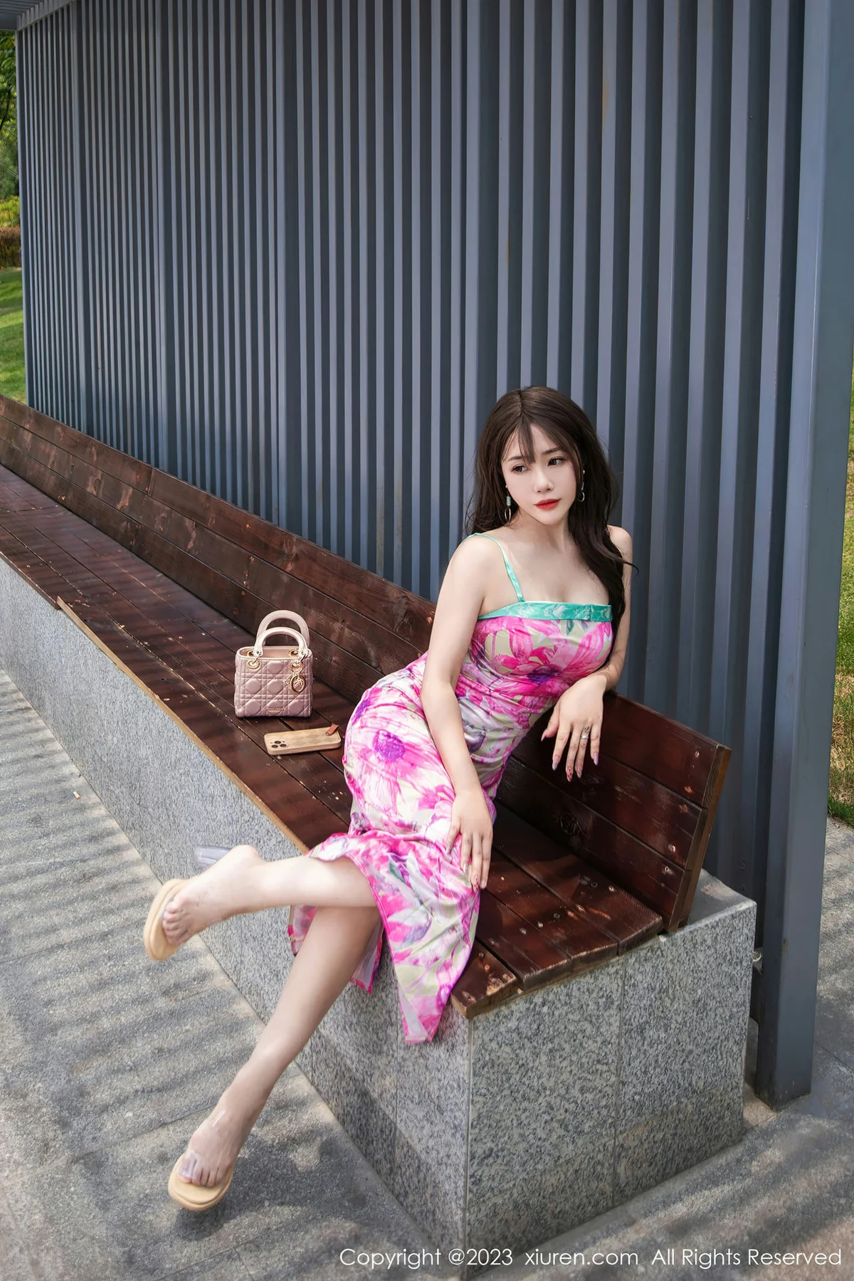 XiuRen 秀人 No.7065 严利娅Yuliya 网红情人裙性感写真 - 9