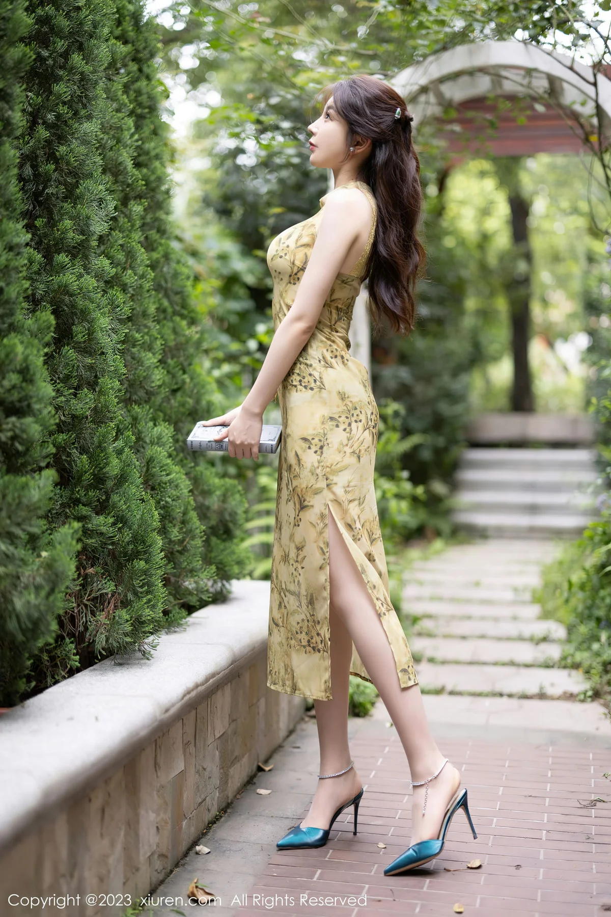 XiuRen 秀人 No.7083 徐莉芝Booty 欧式文艺风拍摄性感写真1 - 3