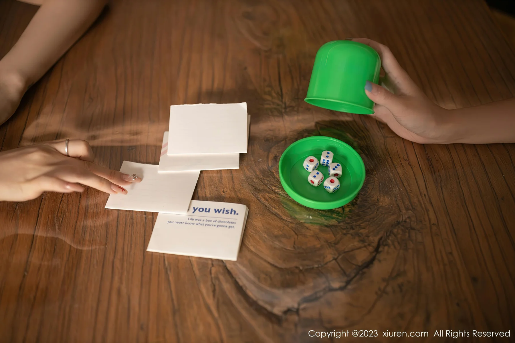 XiuRen 秀人 No.7084 鱼子酱Fish和杏子Yada 主题“小红帽与大灰狼”模特合集写真11 - 5