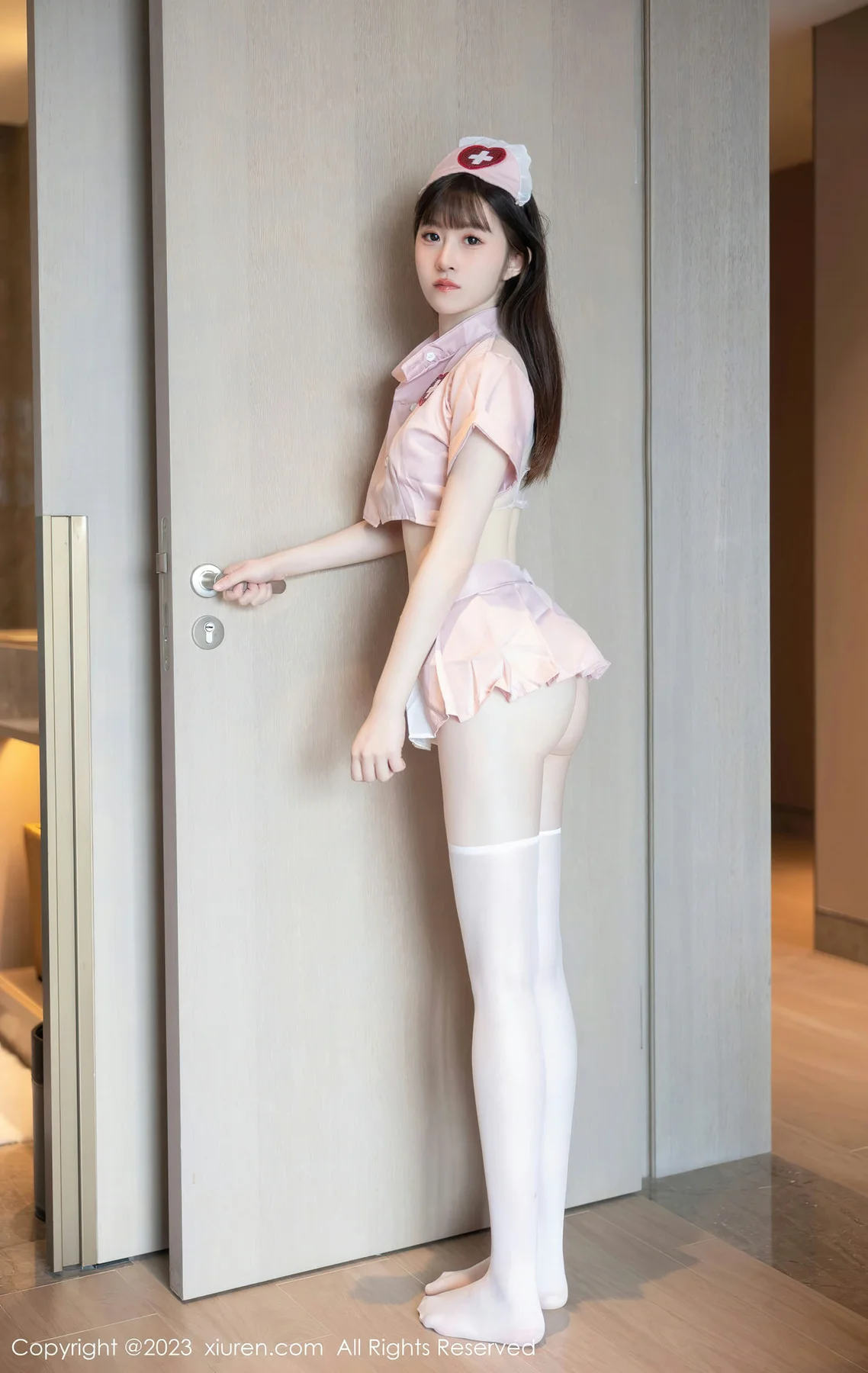 XiuRen 秀人 No.7090 林悠悠 情趣护士性感写真1 - 3