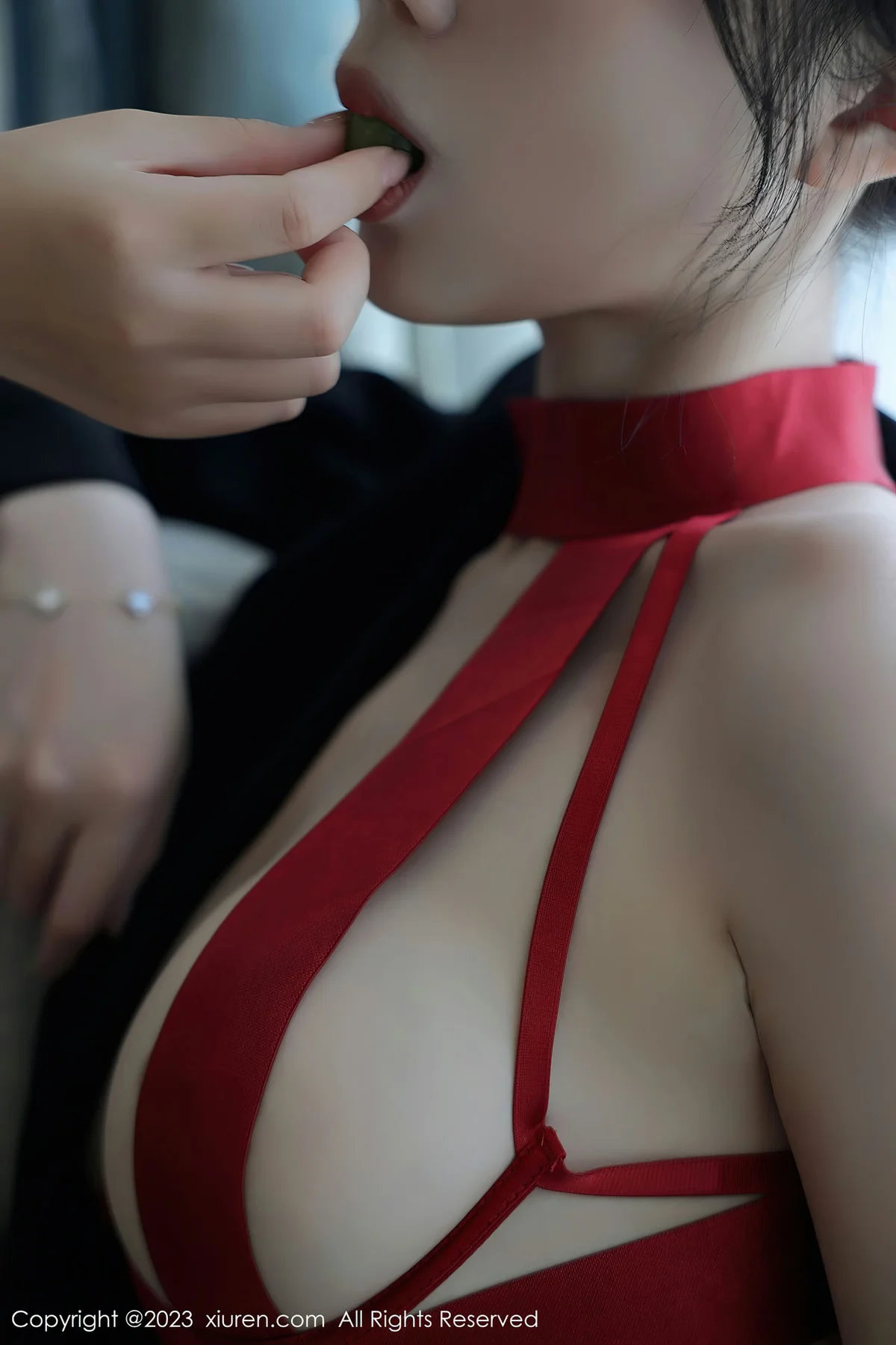 XiuRen 秀人 No.7102 玥儿玥er 红色情趣杭州旅拍 - 9