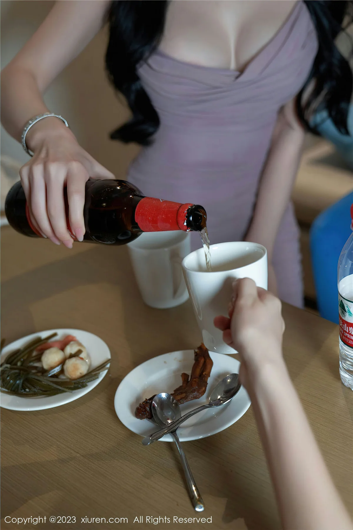 XiuRen 秀人 No.7122 周于希Sally 主题《邻居间的暧昧关系》厦门旅拍11 - 6