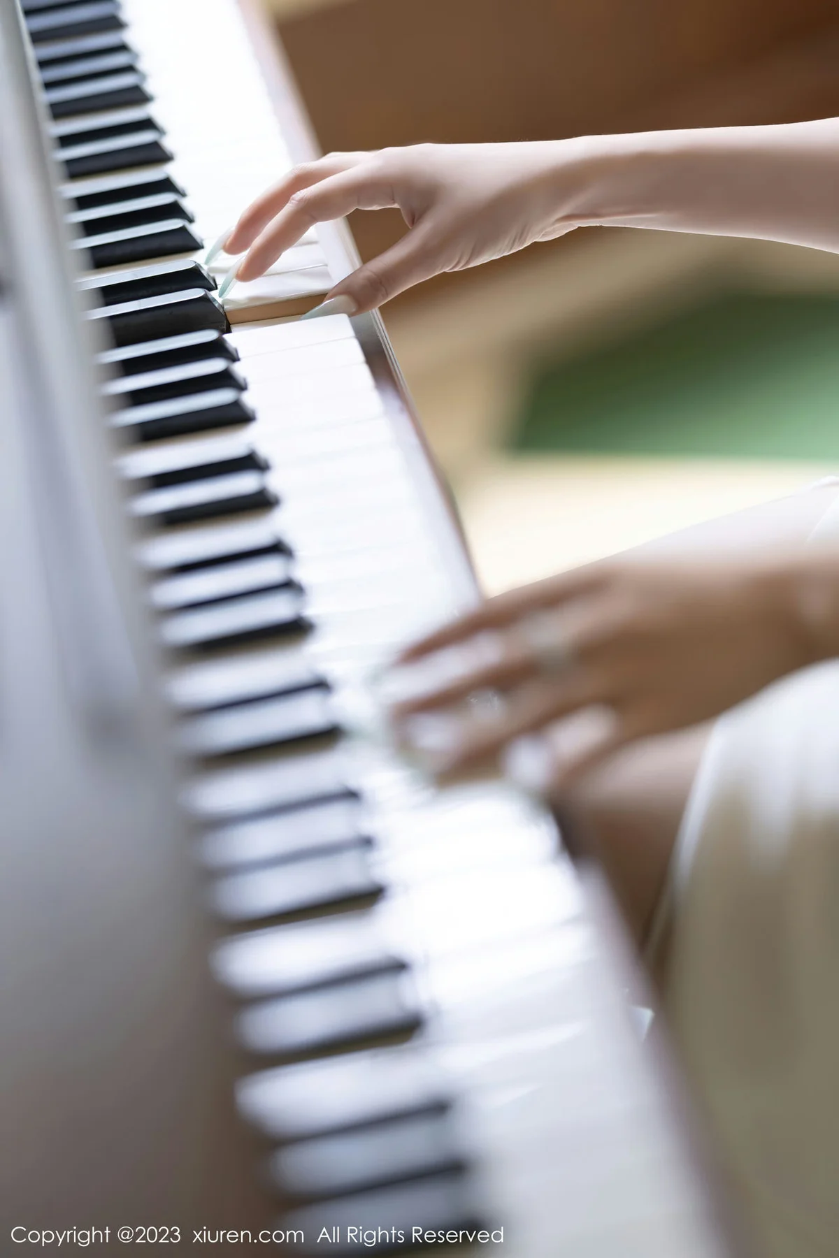 XiuRen 秀人 No.7155  徐莉芝Booty 白色蕾丝性感写真1 - 6