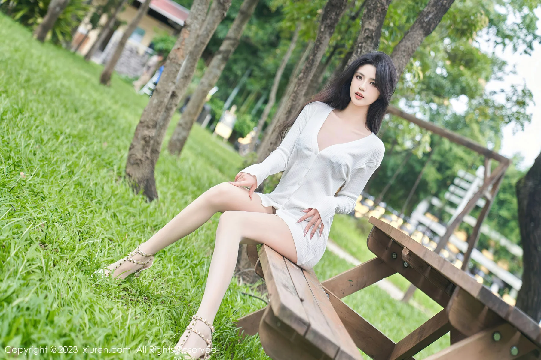 XiuRen 秀人 No.7162  浅浅Danny 户外拍摄性感写真 - 1