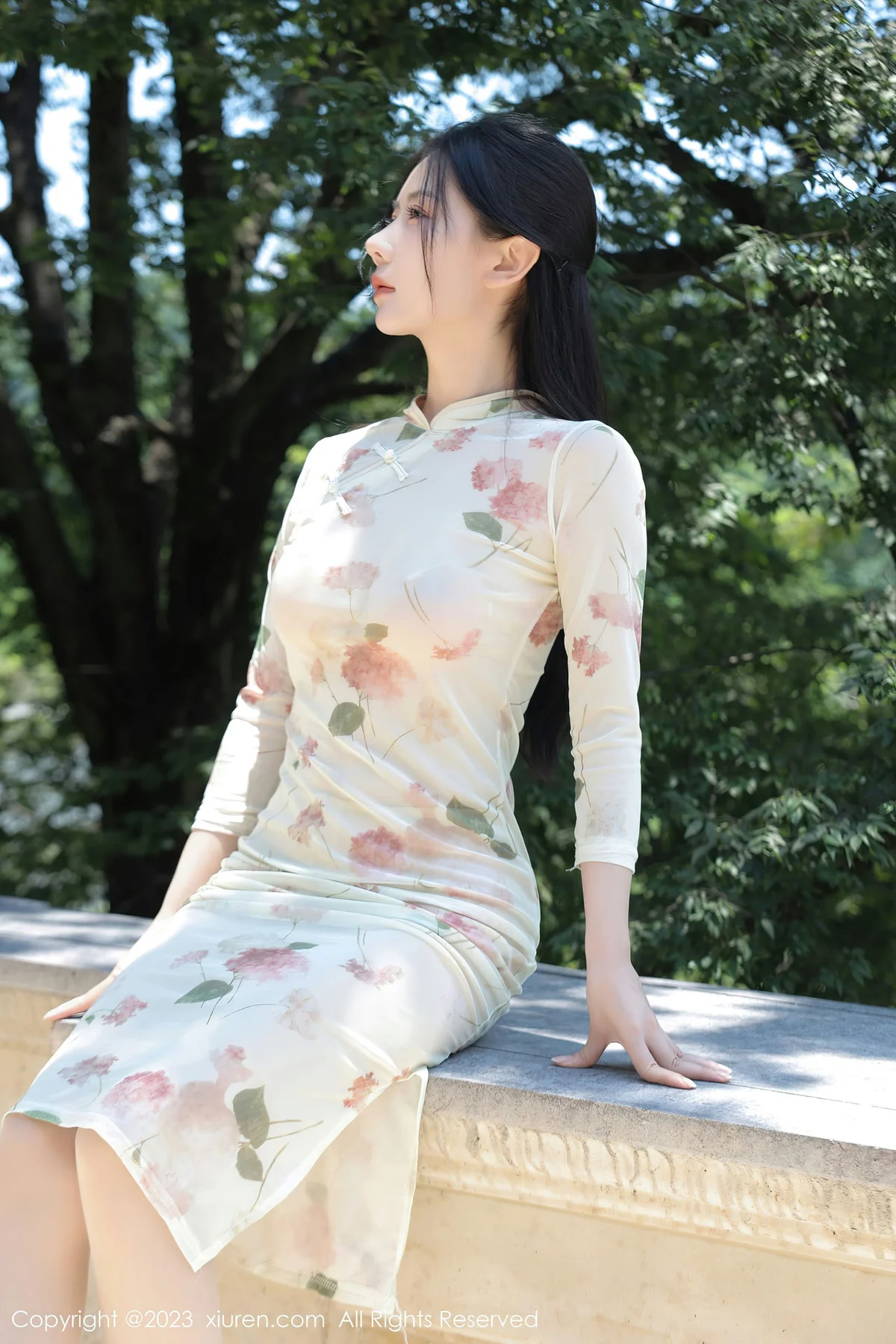 XiuRen 秀人 No.7168  尹甜甜 米色旗袍性感写真3 - 1