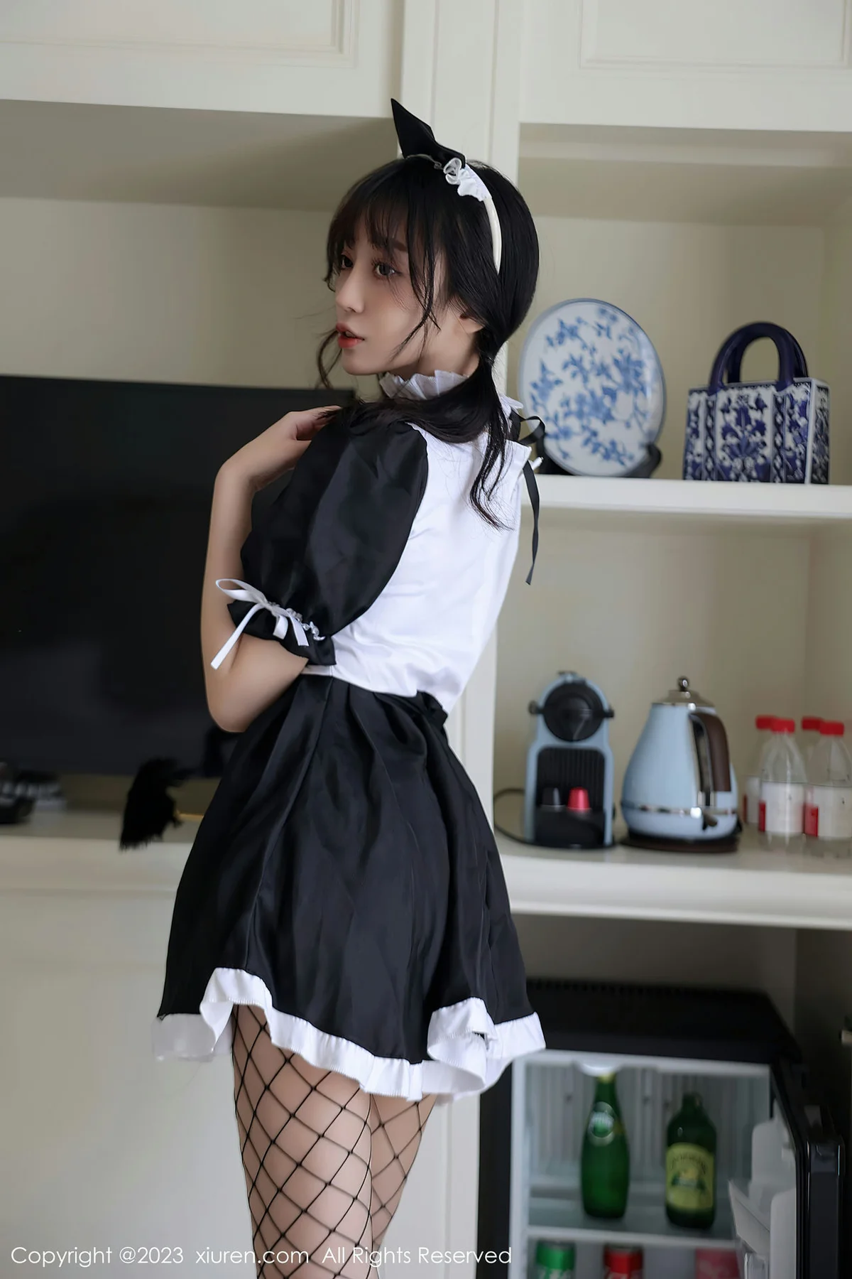 XiuRen 秀人 No.7217  玥儿玥er 黑白拼色女仆杭州旅拍33 - 4