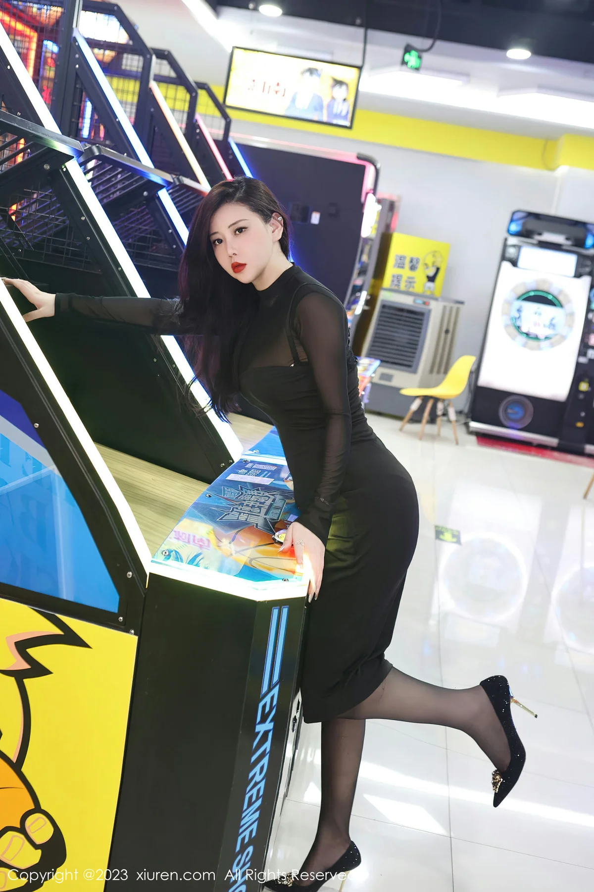 XiuRen 秀人 No.7230  王婉悠Queen 电玩城黑色薄纱性感写真 - 3