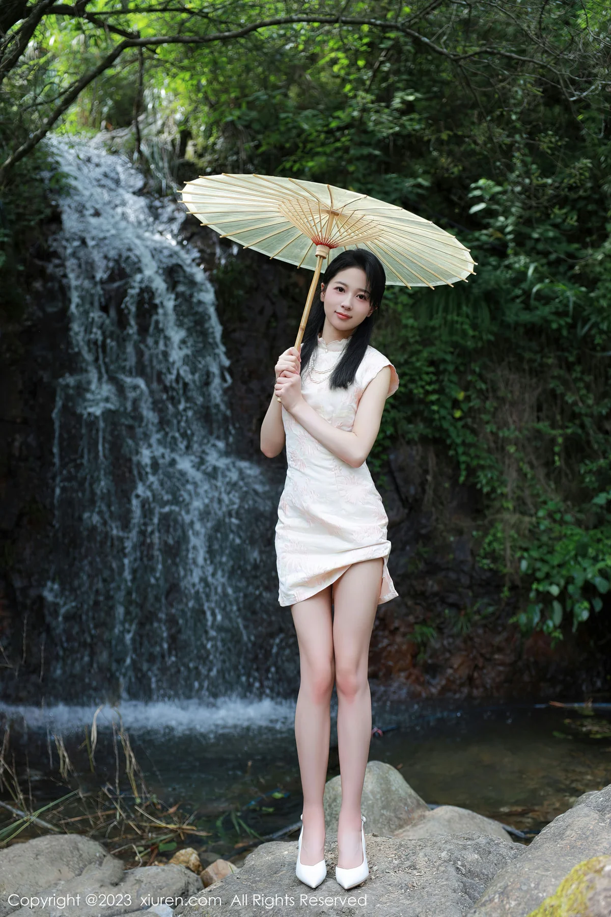 XiuRen 秀人 No.7234  糖豆sisi 户外溪边白色旗袍服饰11 - 1
