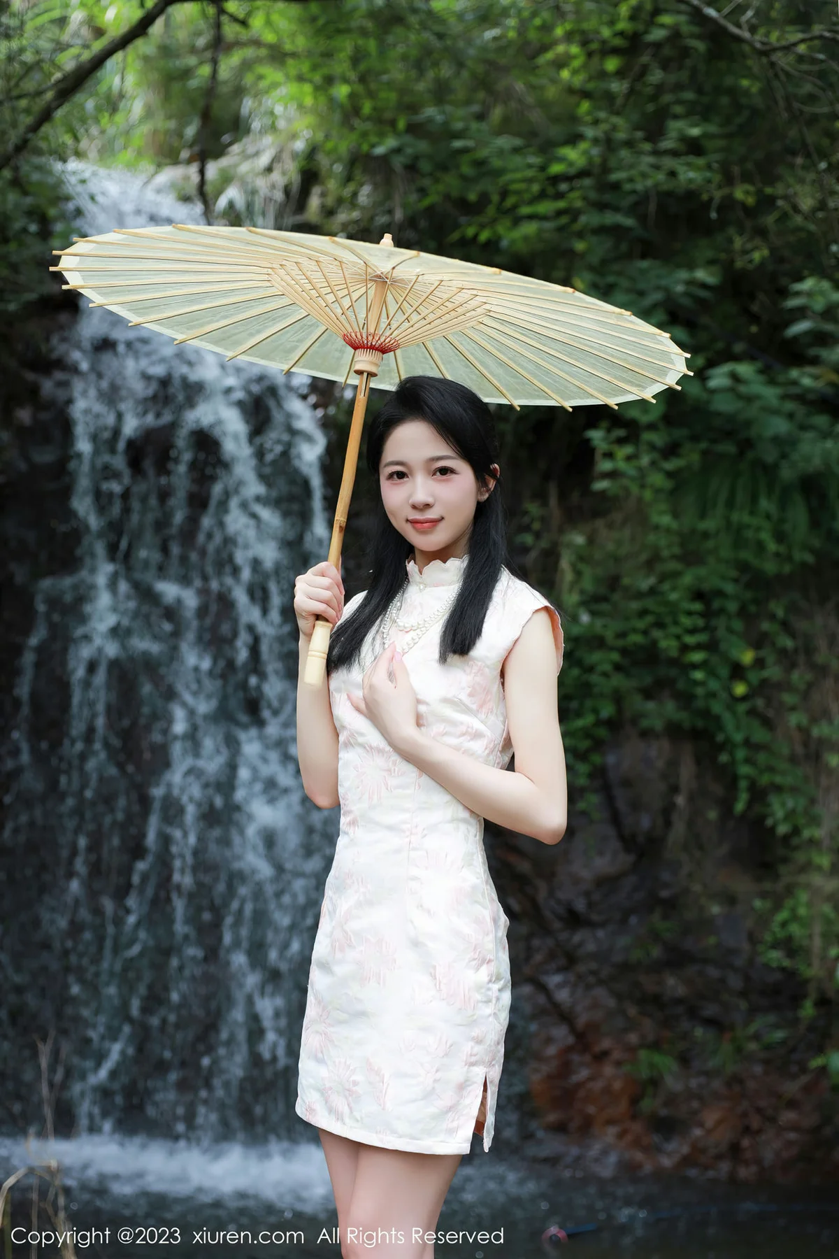 XiuRen 秀人 No.7234  糖豆sisi 户外溪边白色旗袍服饰11 - 4