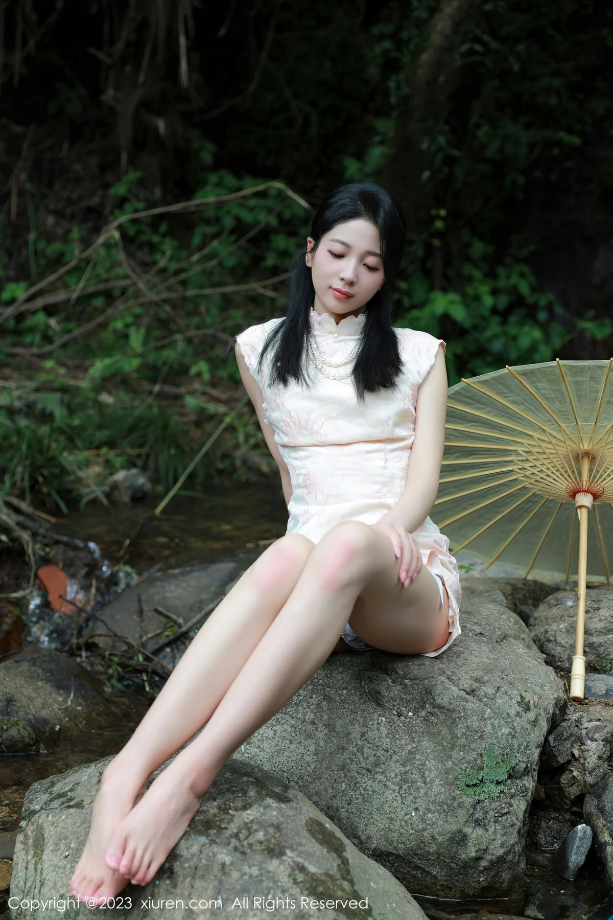 XiuRen 秀人 No.7234  糖豆sisi 户外溪边白色旗袍服饰11 - 10