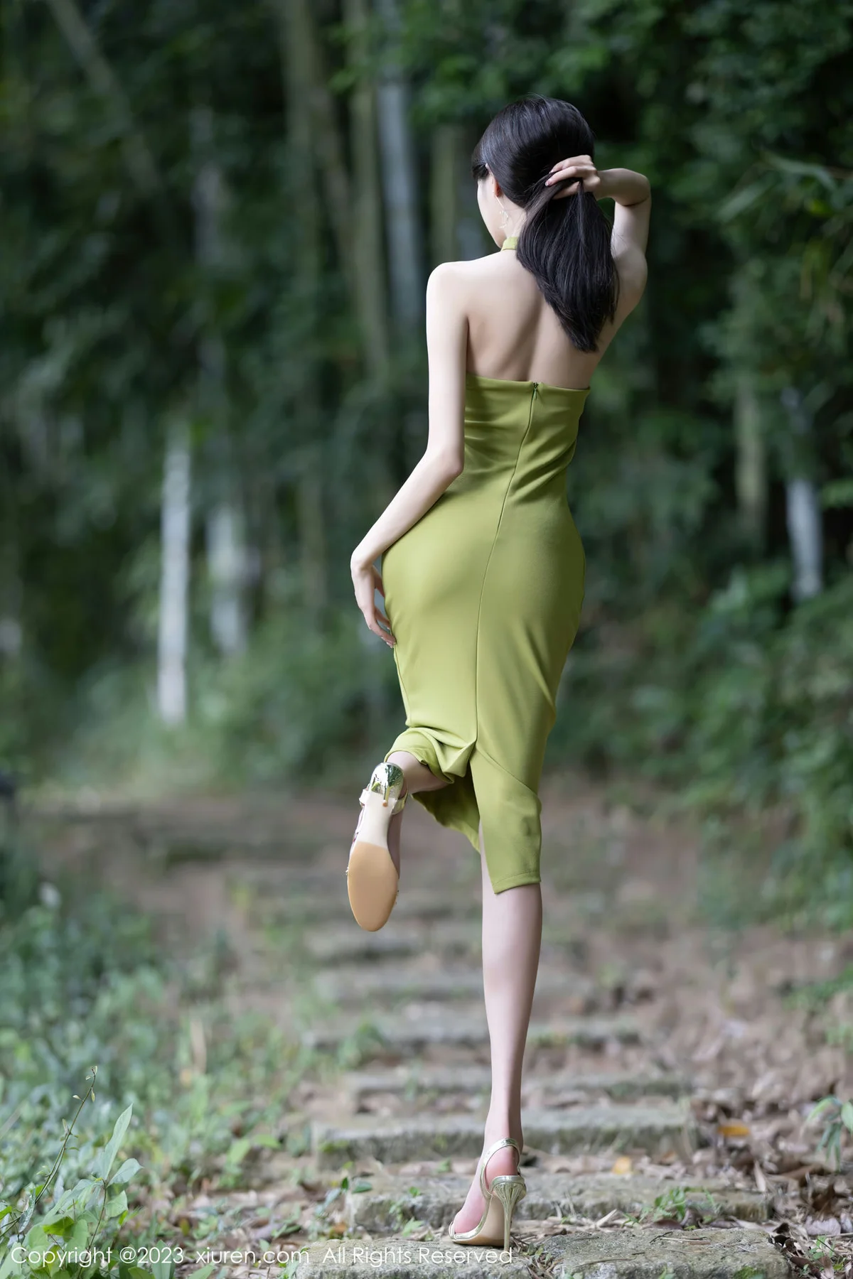 XiuRen 秀人 No.7241  程程程 链式内衣安吉旅拍1 - 4