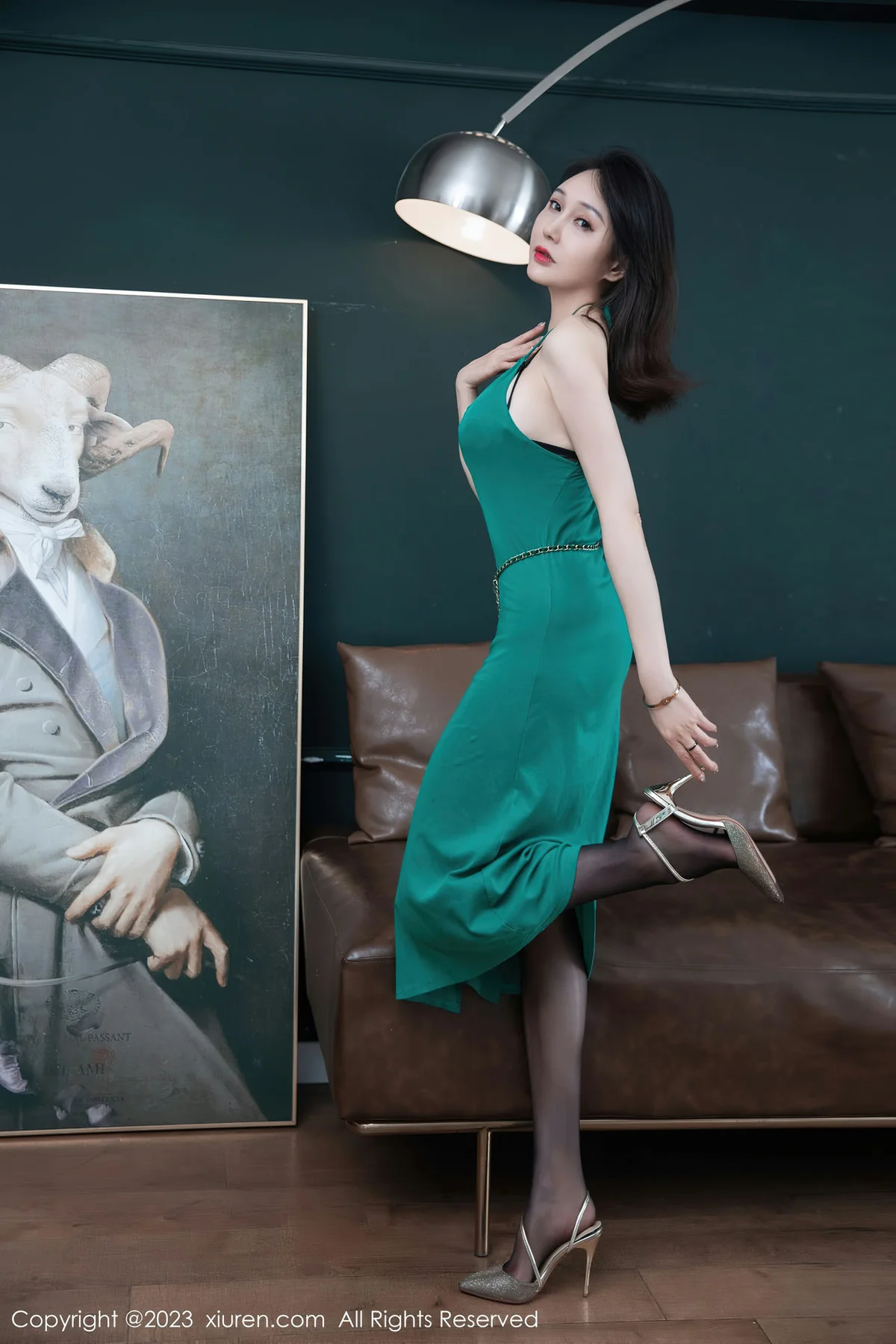 XiuRen 秀人 No.7259  吴紫熙Fanny 首套写真墨绿色长裙 - 1