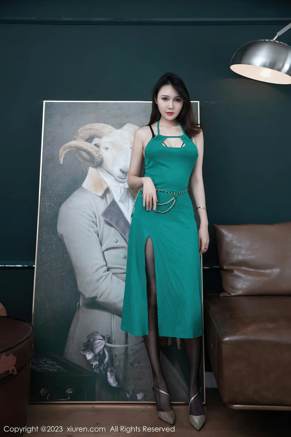 XiuRen 秀人 No.7259  吴紫熙Fanny 首套写真墨绿色长裙 - 2