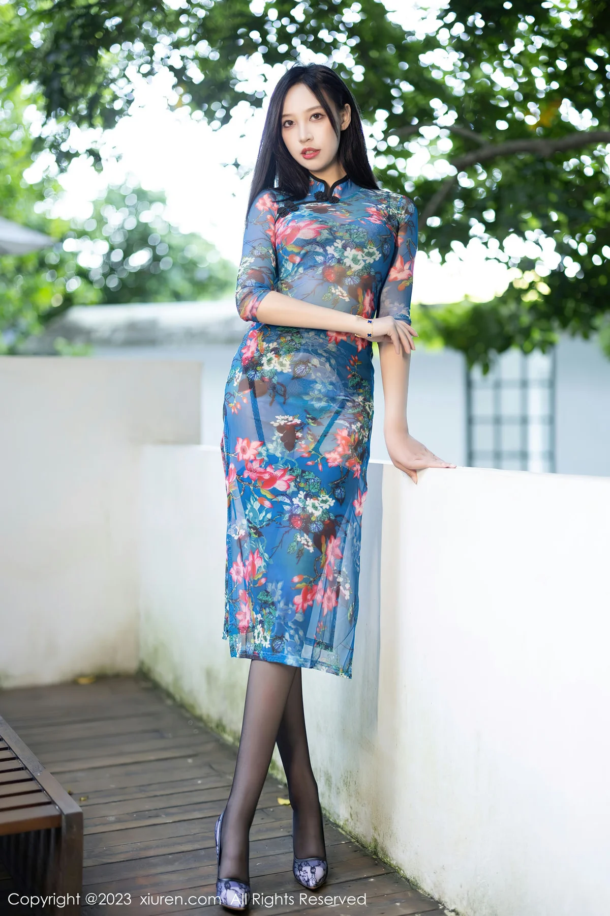 XiuRen 秀人 No.7271  郑颖姗Bev 蓝色旗袍性感写真 - 1