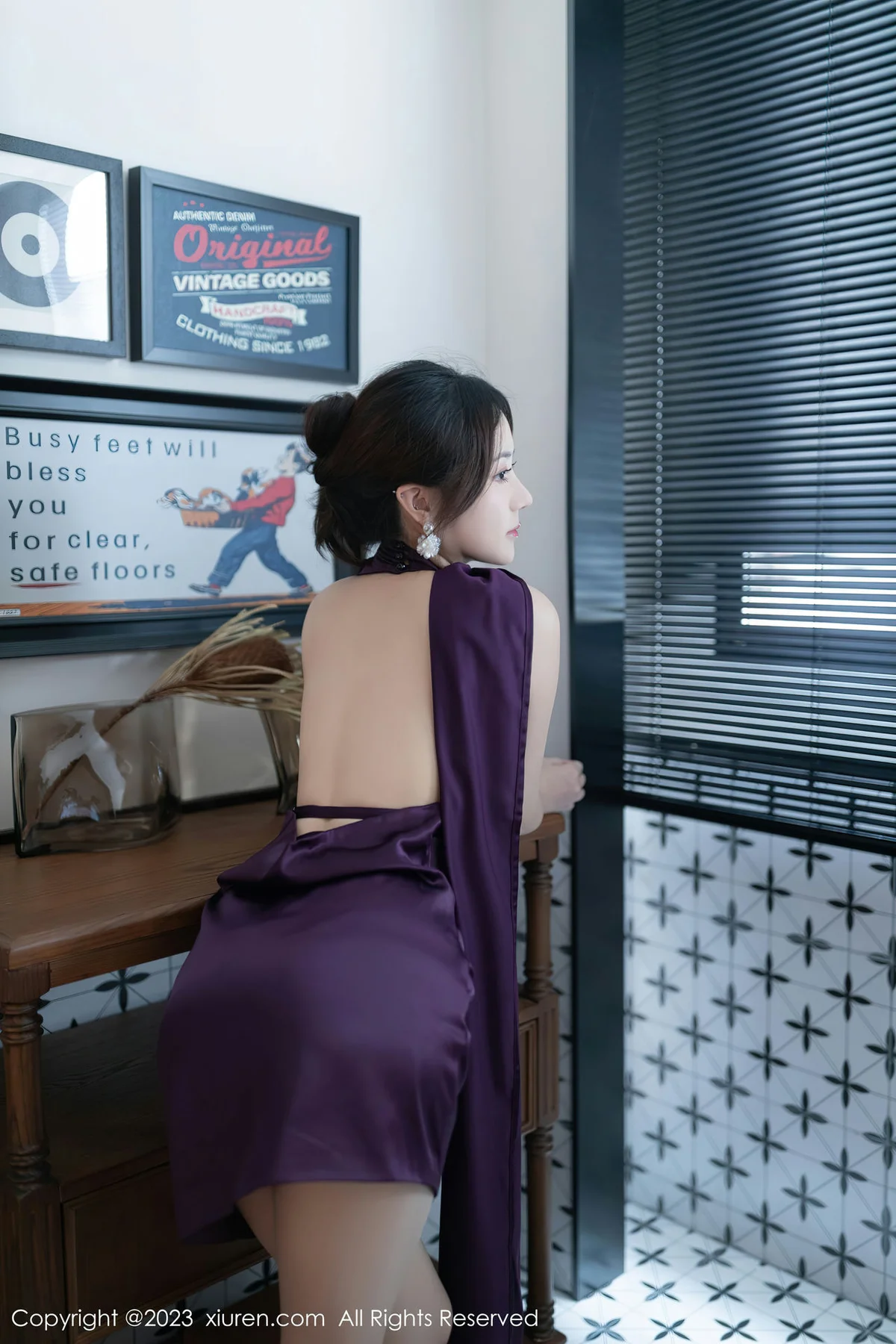 XiuRen 秀人 No.7324  鱼子酱Fish 连衣短裙性感写真1 - 3