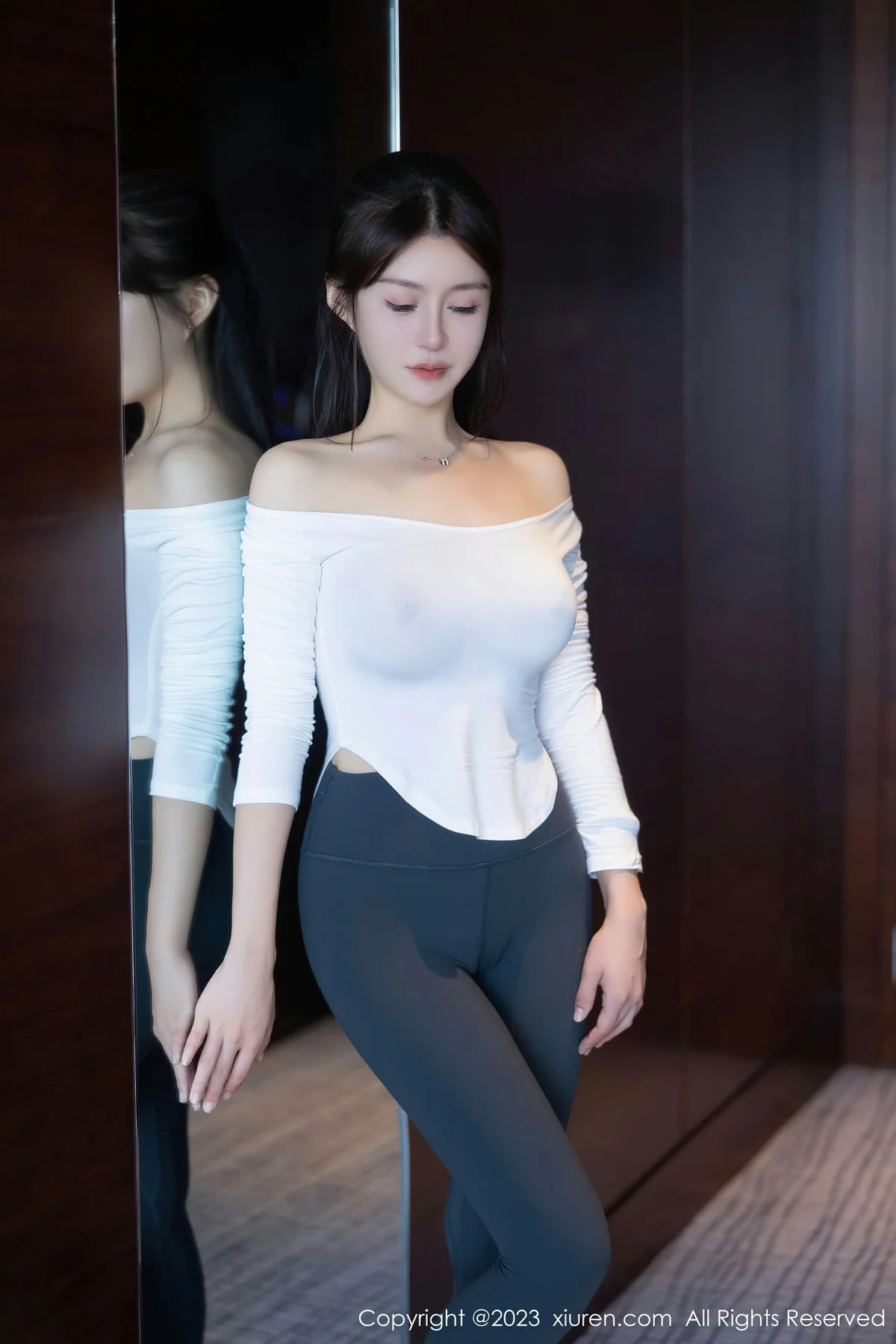 XiuRen 秀人 No.7370  唐宁宁 灰色瑜伽裤第二套写真1 - 4