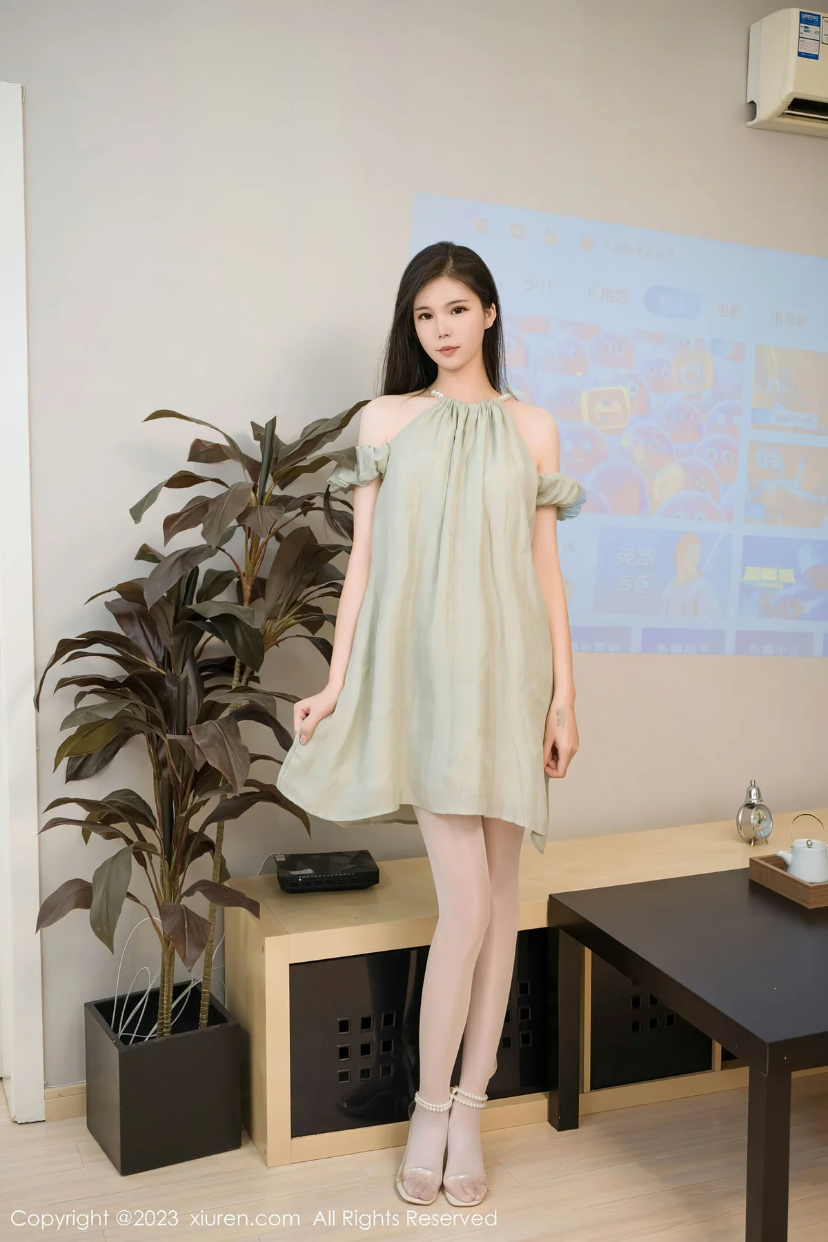 XiuRen 秀人 No.7378  雪糕CiCi 诱人白色丝袜性感写真33 - 2