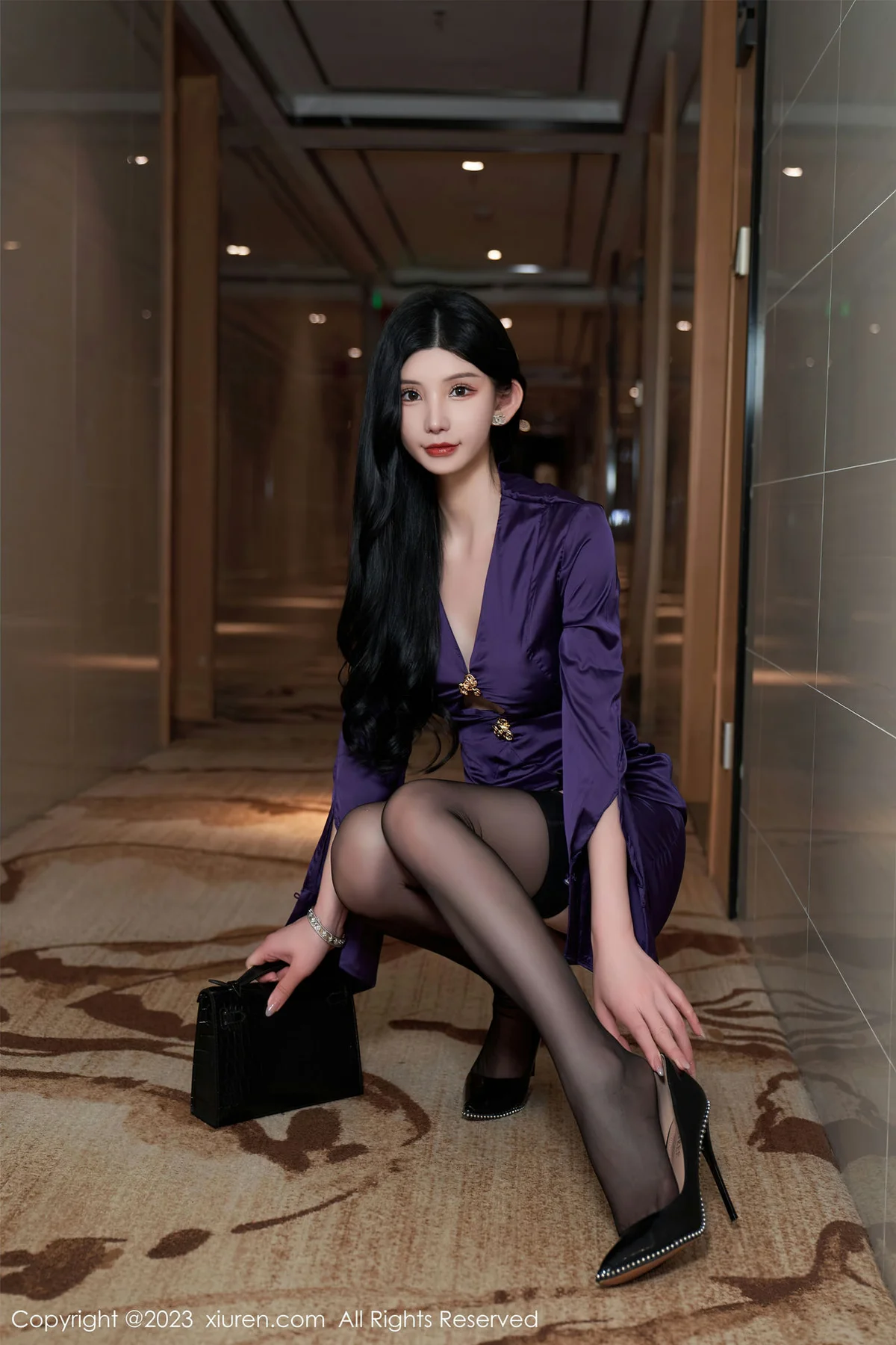 XiuRen 秀人 No.7398  周于希Sally 主题《老公说，紫色很有韵味》厦门旅拍11 - 9