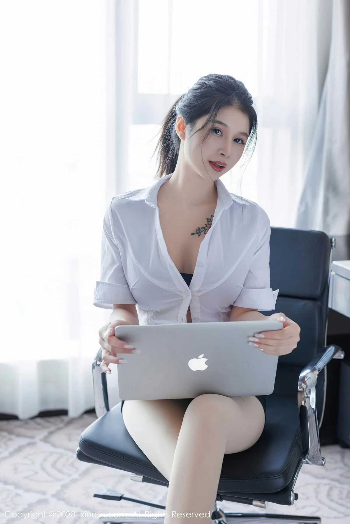 XiuRen 秀人 No.7406  灵诗怡 诱人原色丝袜性感写真 - 3