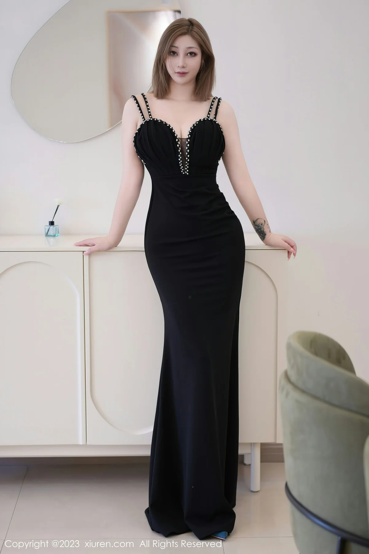 XiuRen 秀人 No.7427  妲己_Toxic 雪峰美臀性感写真33 - 1