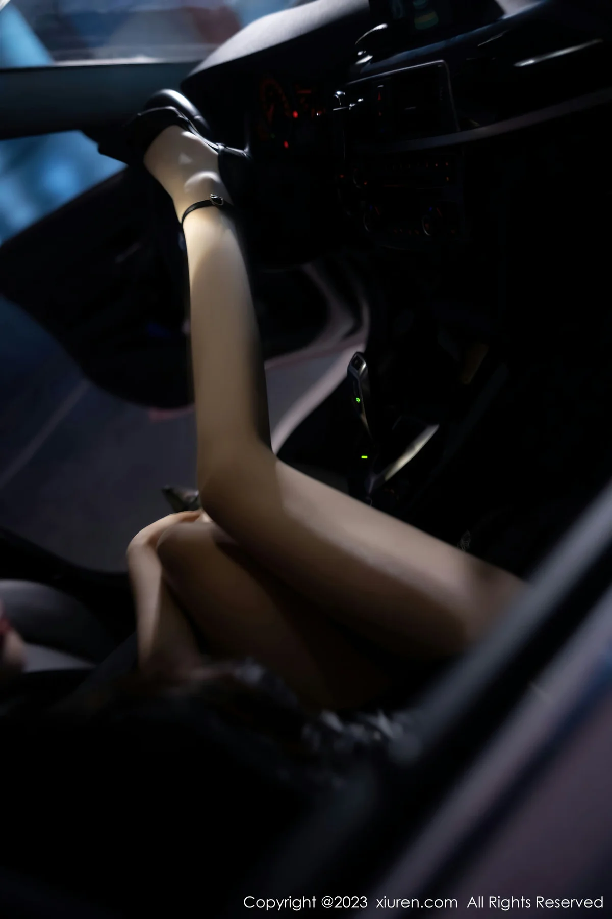 XiuRen 秀人 No.7431 幼幼 黑色薄纱性感写真111 - 2