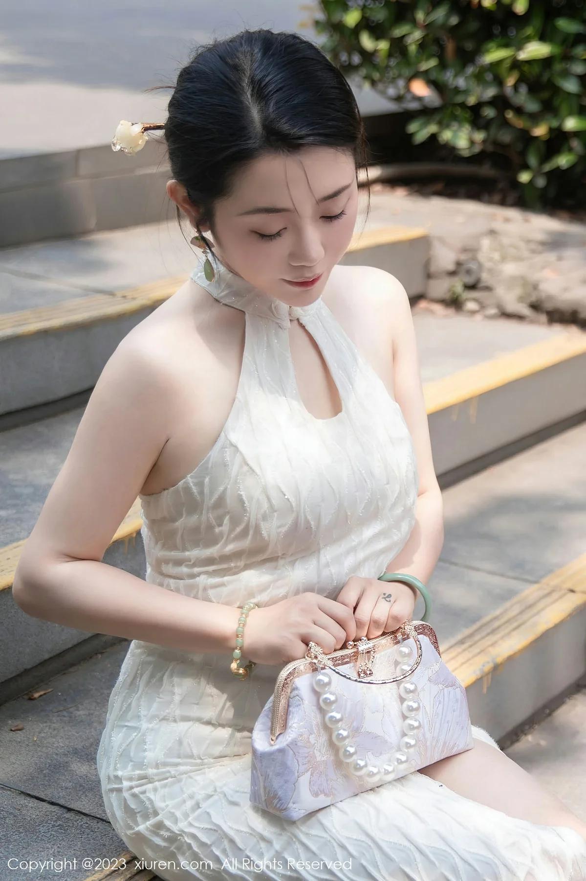 XiuRen 秀人 No.7435  严利娅Yuliya 白色旗袍性感写真 - 3