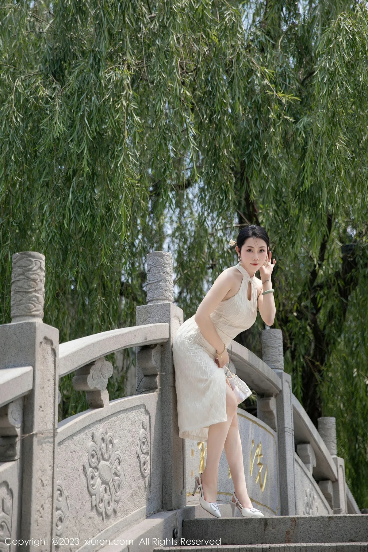 XiuRen 秀人 No.7435  严利娅Yuliya 白色旗袍性感写真 - 4