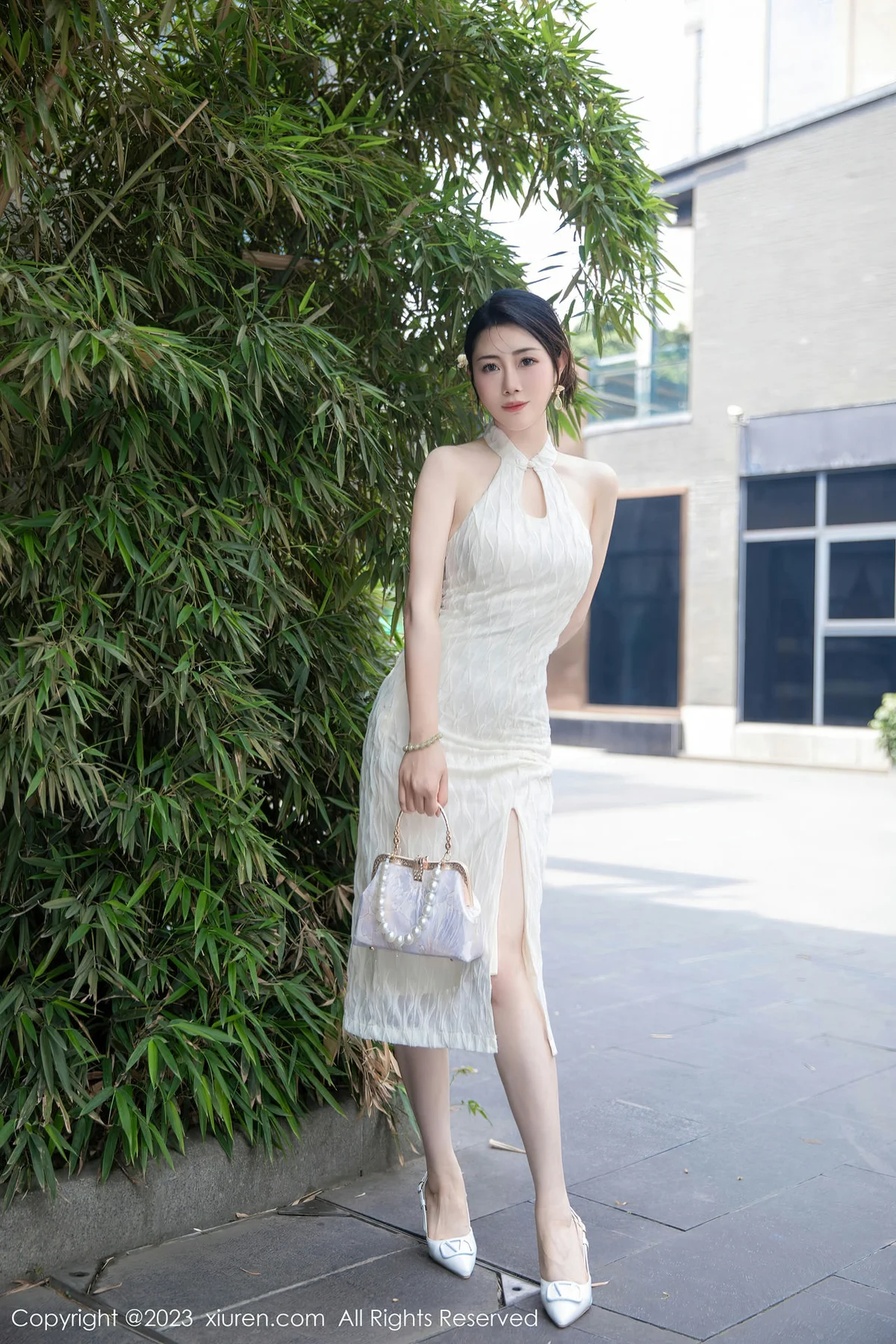 XiuRen 秀人 No.7435  严利娅Yuliya 白色旗袍性感写真 - 6