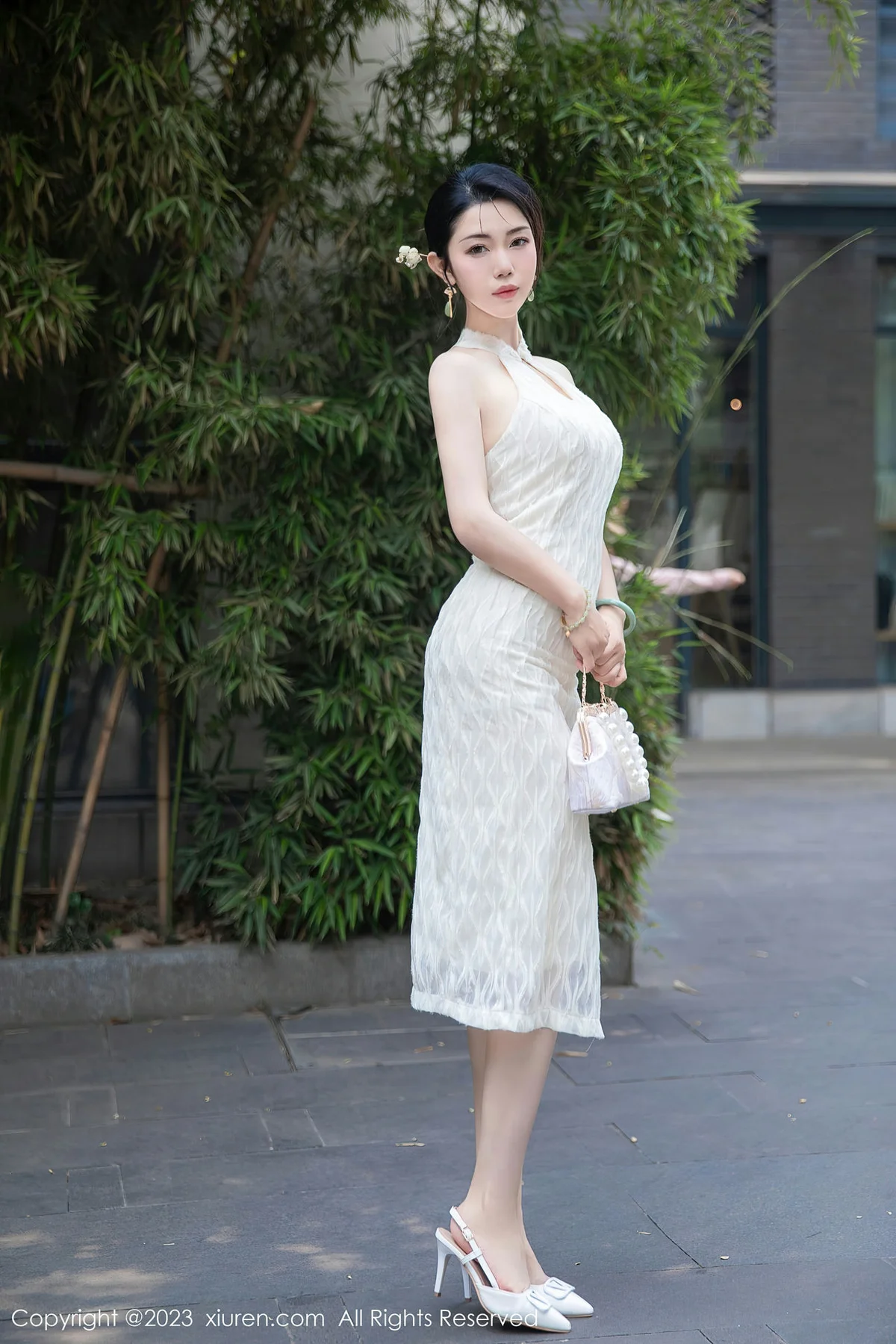 XiuRen 秀人 No.7435  严利娅Yuliya 白色旗袍性感写真 - 7