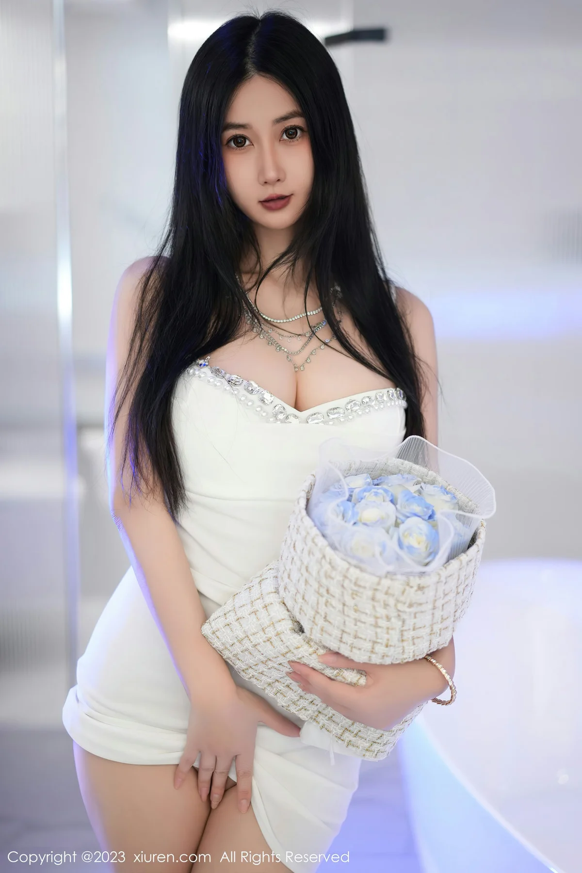 XiuRen 秀人 No.7447  laura阿姣 吊带短裙性感写真 - 4