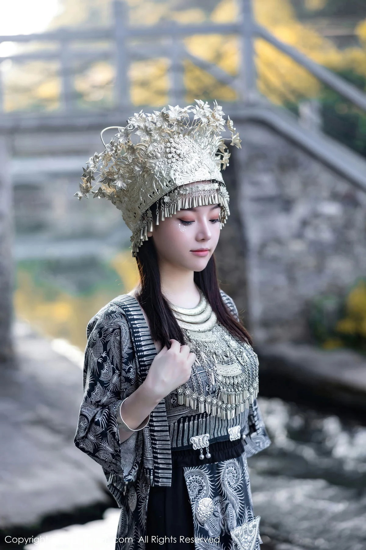 XiuRen 秀人 No.7448  豆瓣酱 银饰苗族服饰性感写真111 - 1