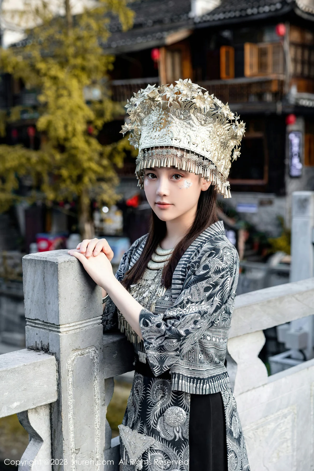 XiuRen 秀人 No.7448  豆瓣酱 银饰苗族服饰性感写真111 - 9