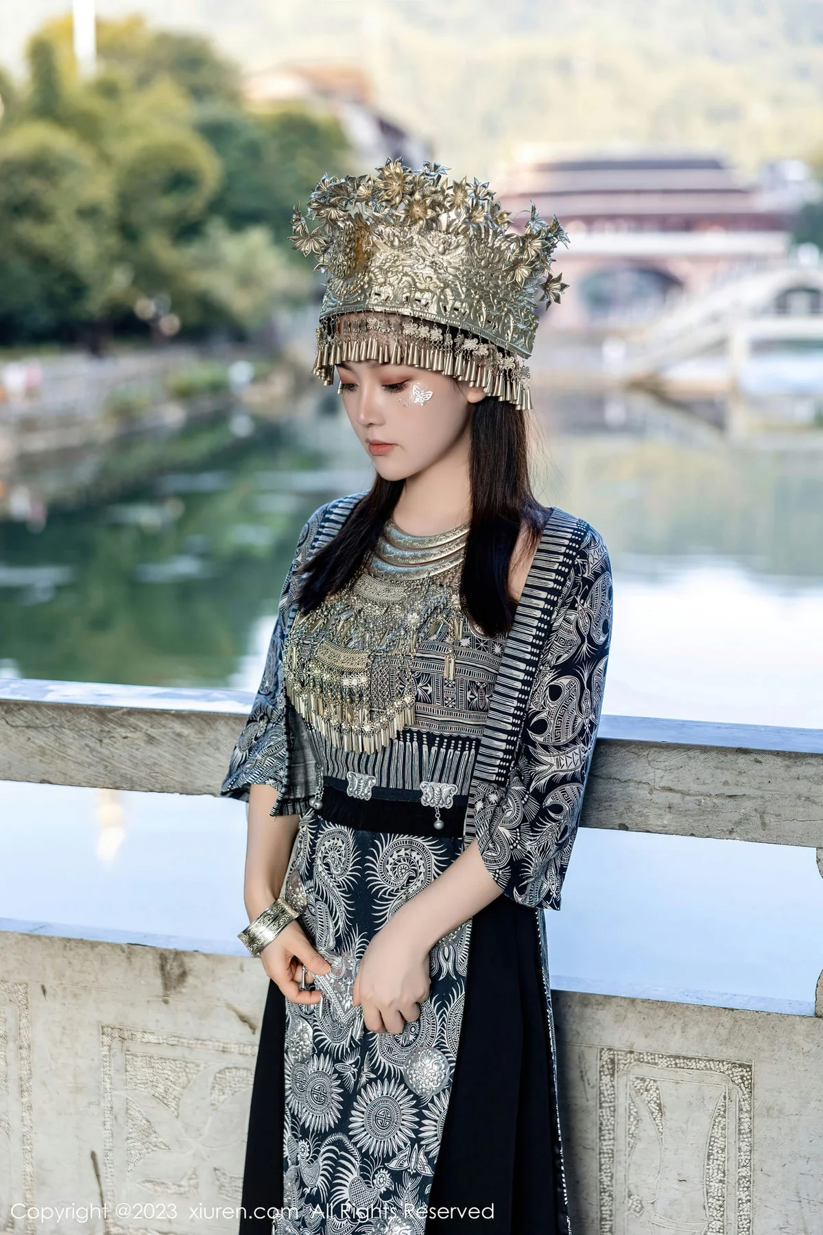 XiuRen 秀人 No.7448  豆瓣酱 银饰苗族服饰性感写真111 - 3