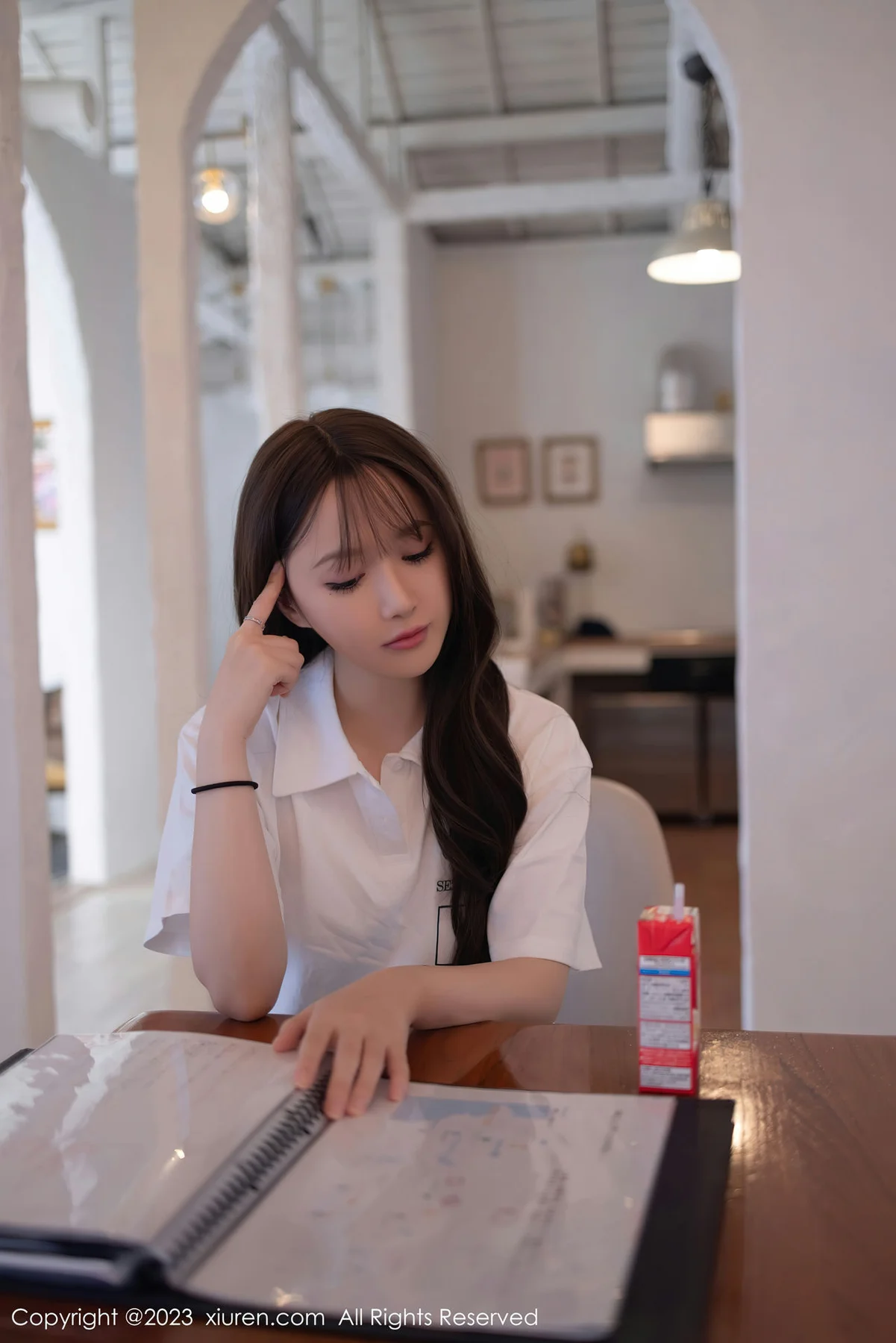 XiuRen 秀人 No.7475  鱼子酱Fish 灰色短裙日本旅拍111 - 10