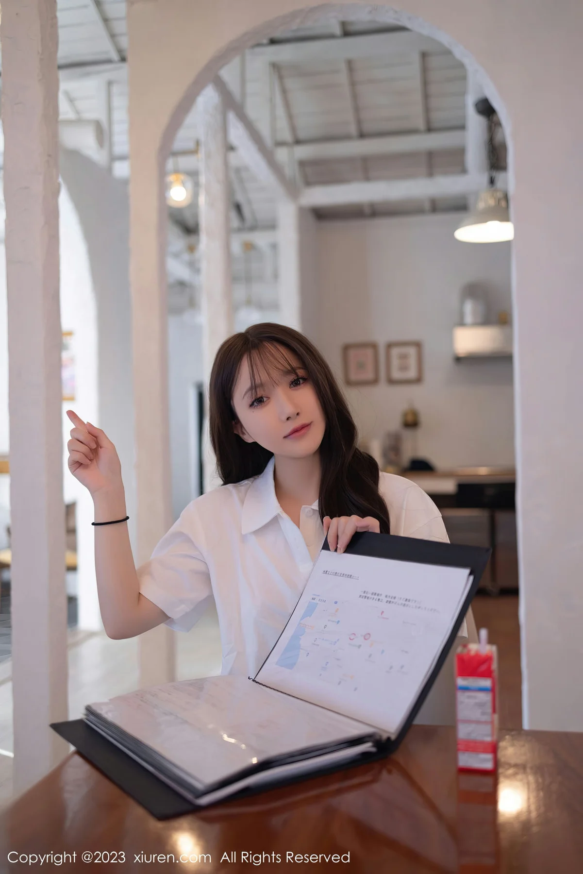 XiuRen 秀人 No.7475  鱼子酱Fish 灰色短裙日本旅拍111 - 1