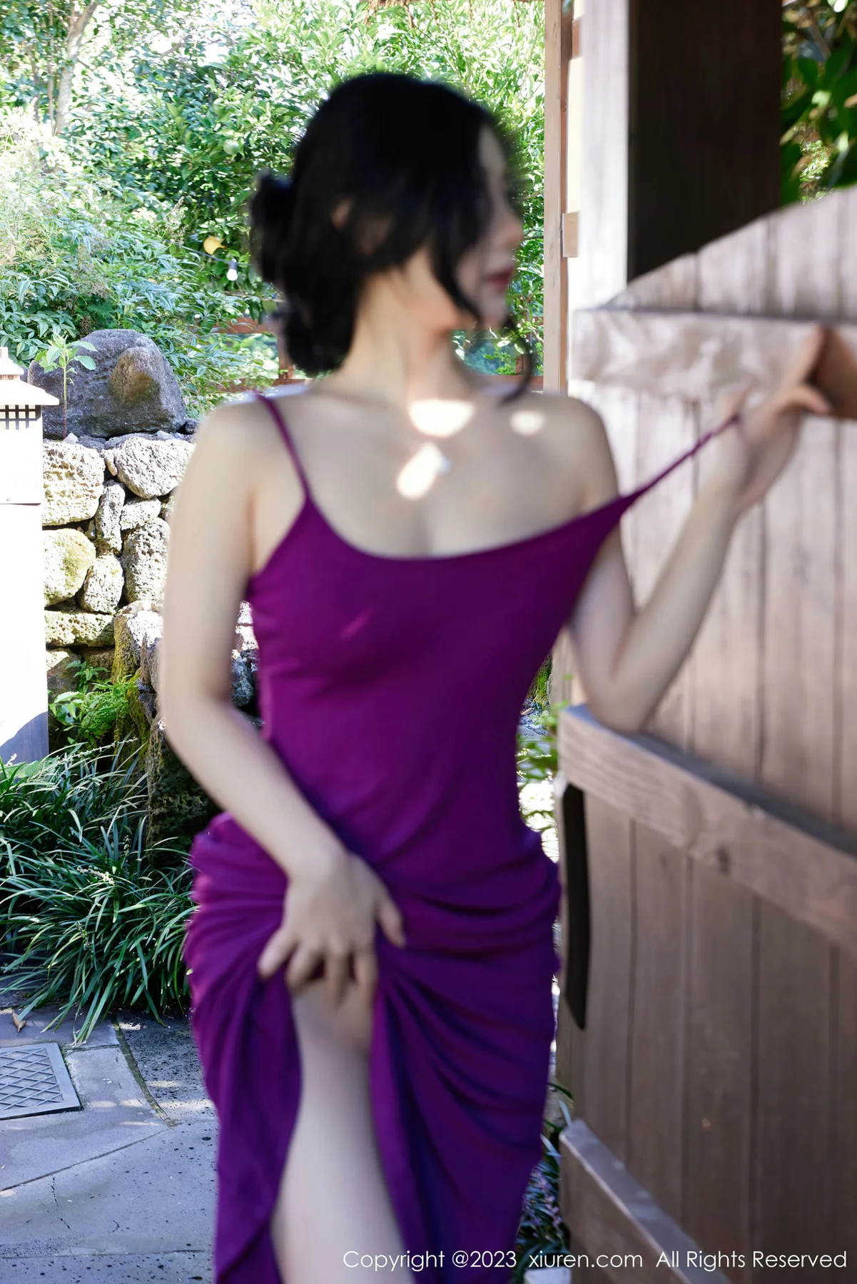 XiuRen 秀人 No.7485  尹甜甜 紫色吊带长裙济州岛旅拍33 - 8