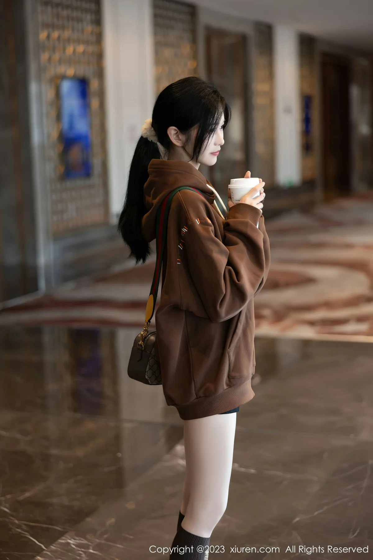 XiuRen 秀人 No.7488  程程程- 咖啡色卫衣性感写真1 - 1