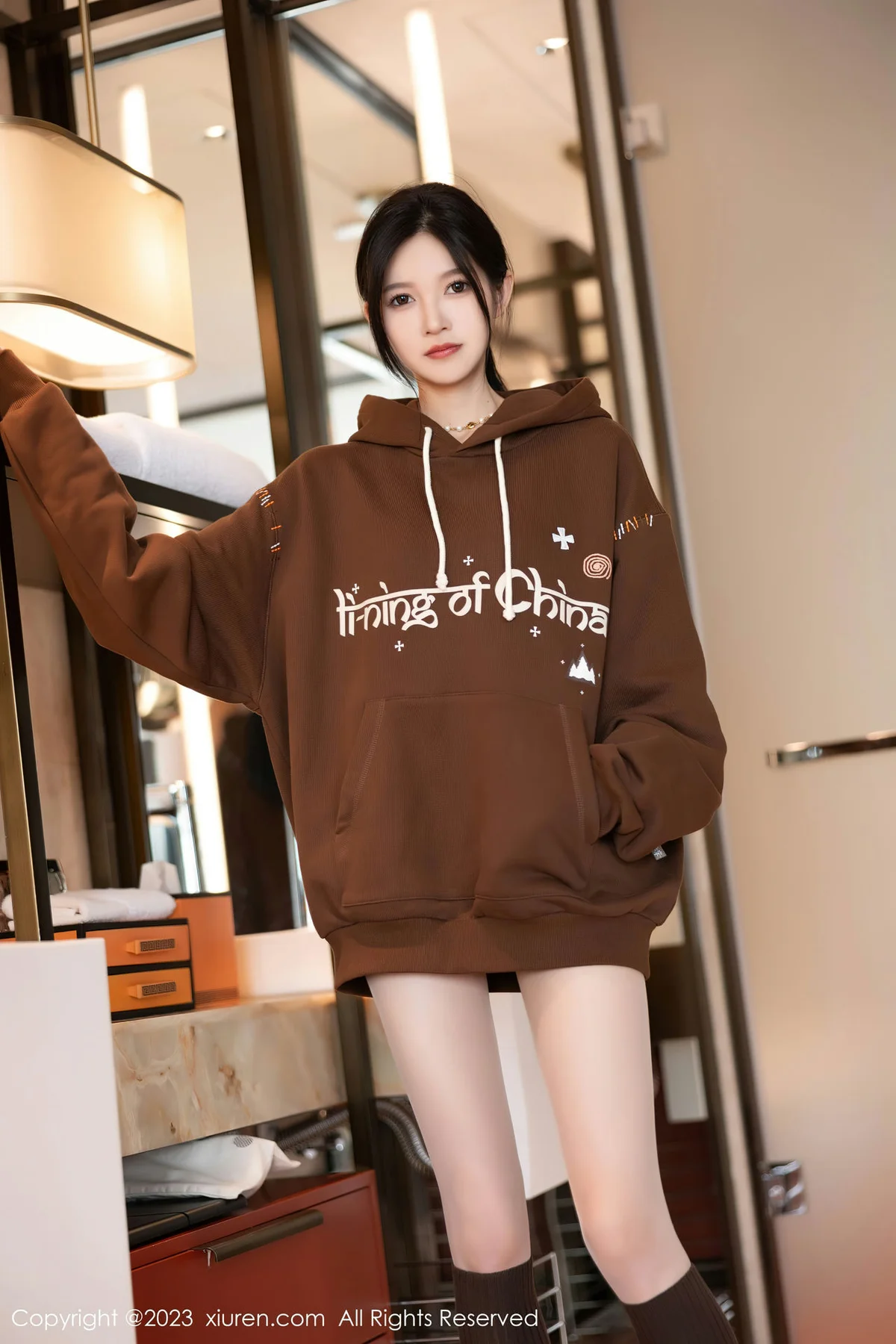 XiuRen 秀人 No.7488  程程程- 咖啡色卫衣性感写真1 - 1