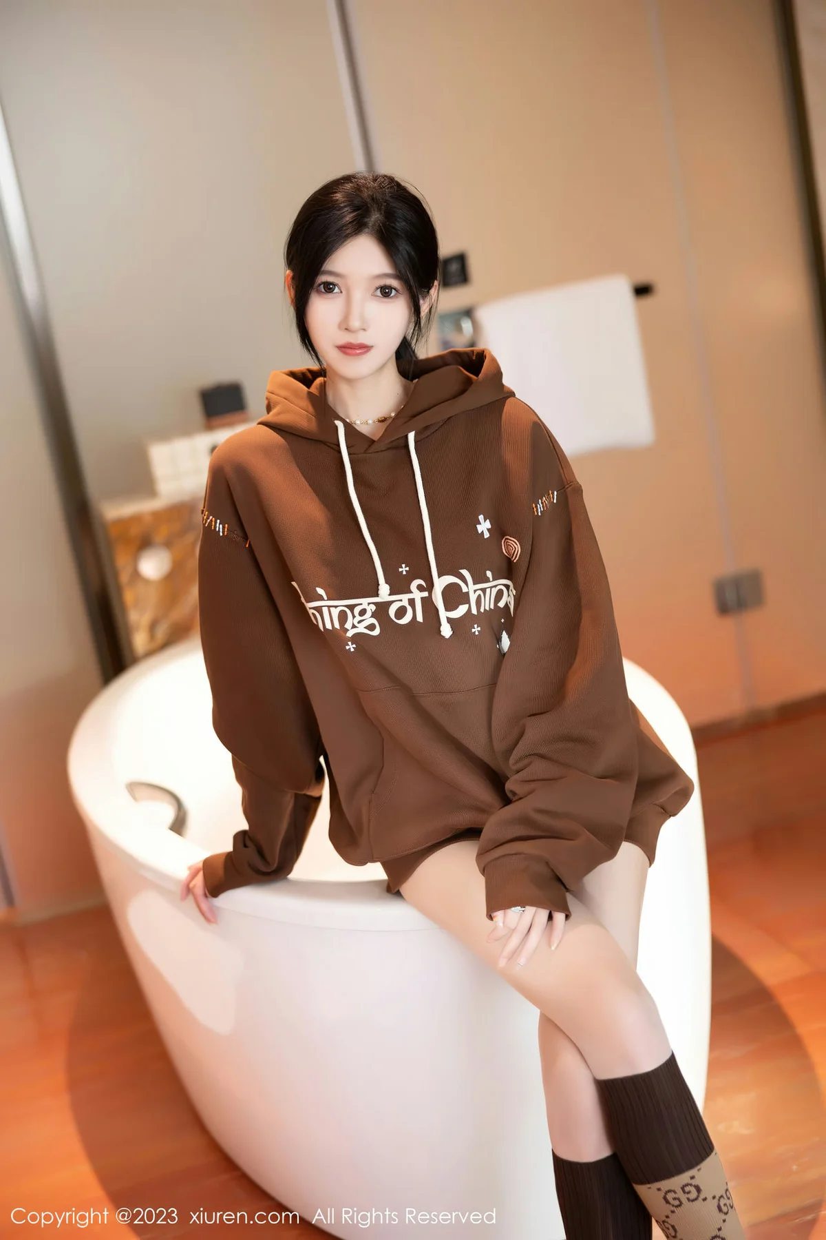 XiuRen 秀人 No.7488  程程程- 咖啡色卫衣性感写真1 - 6