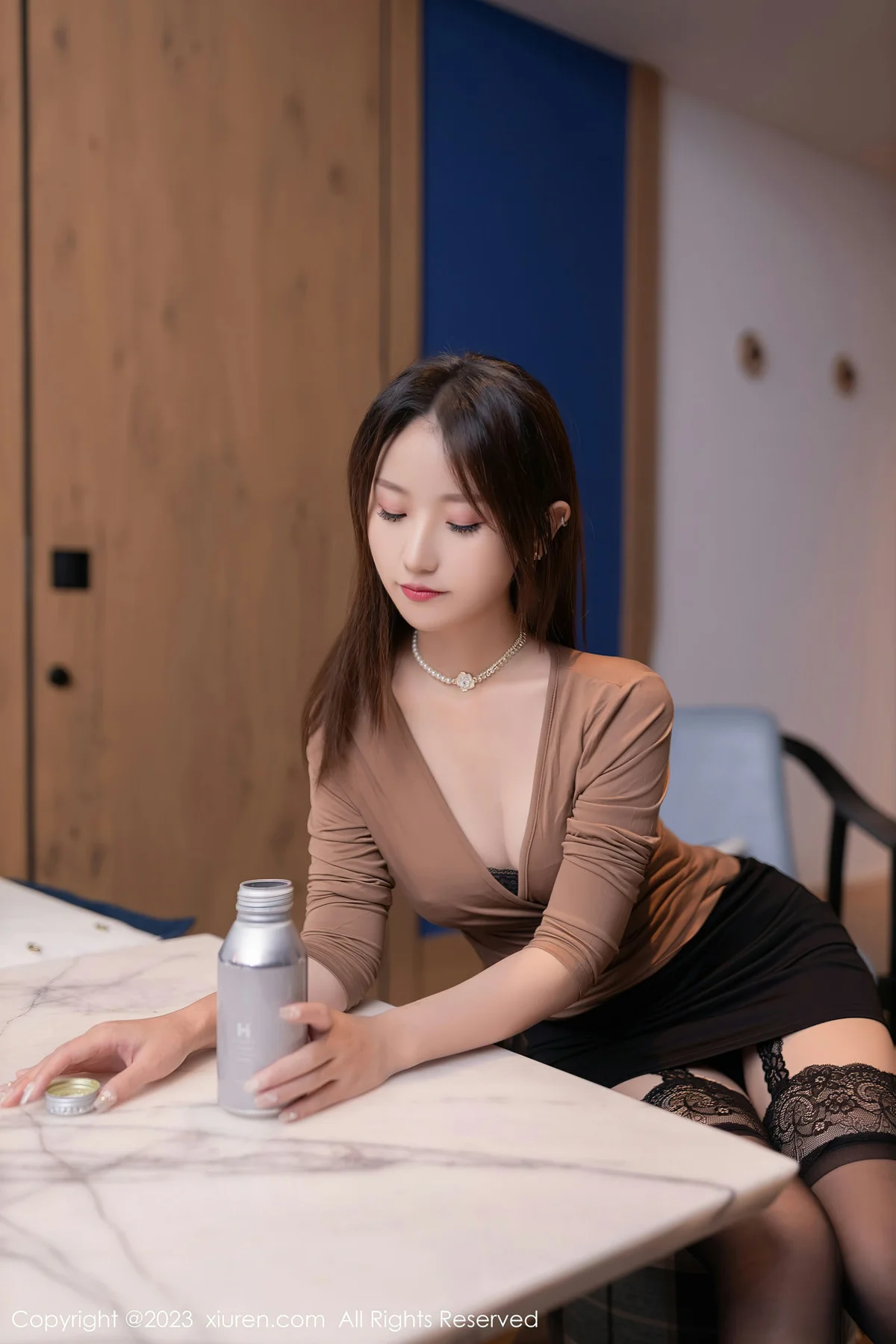 XiuRen 秀人 No.7494  杏子Yada 黑色短裙日本旅拍2 - 7