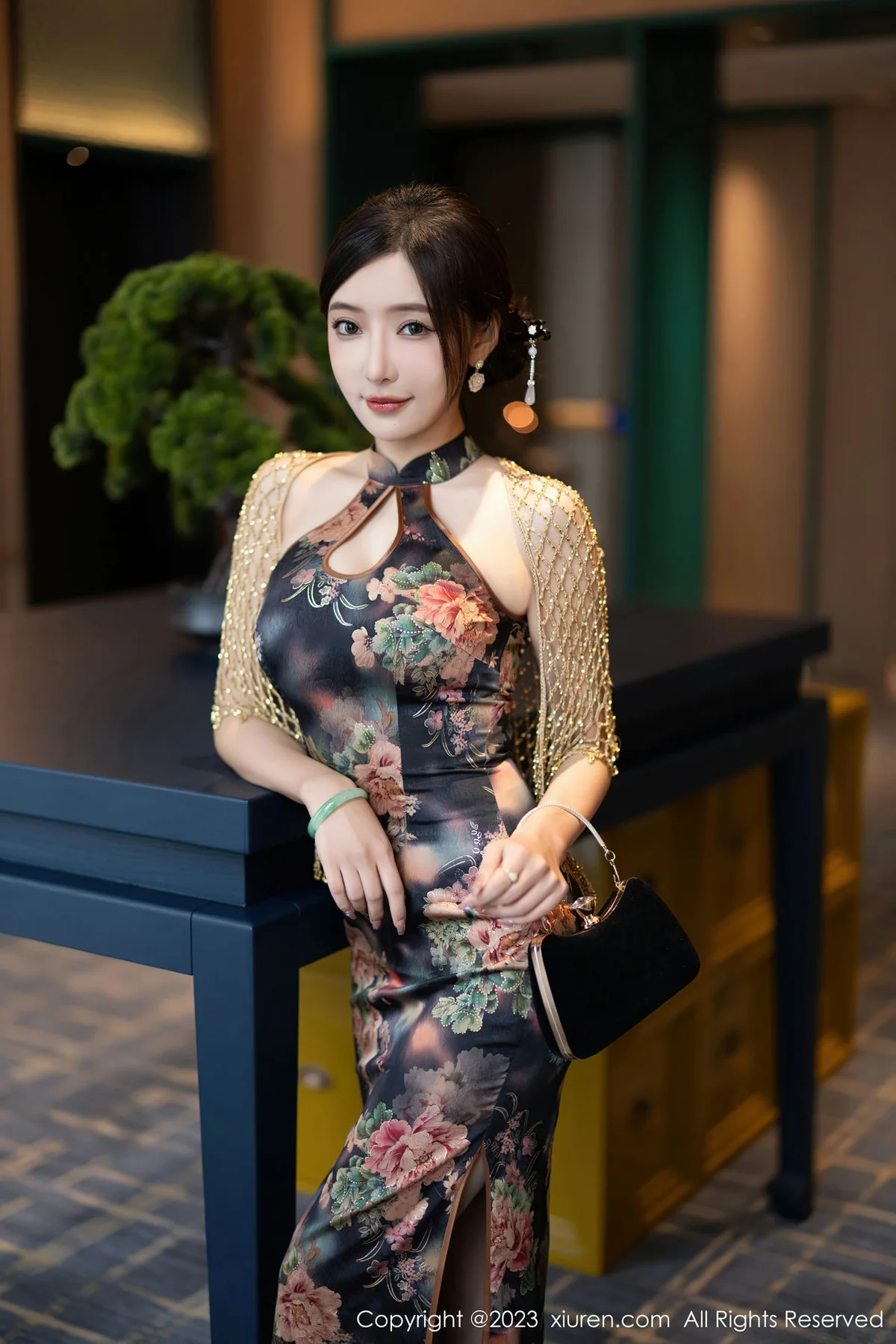 XiuRen 秀人 No.7495  王馨瑶yanni 花纹旗袍安吉旅拍2 - 4