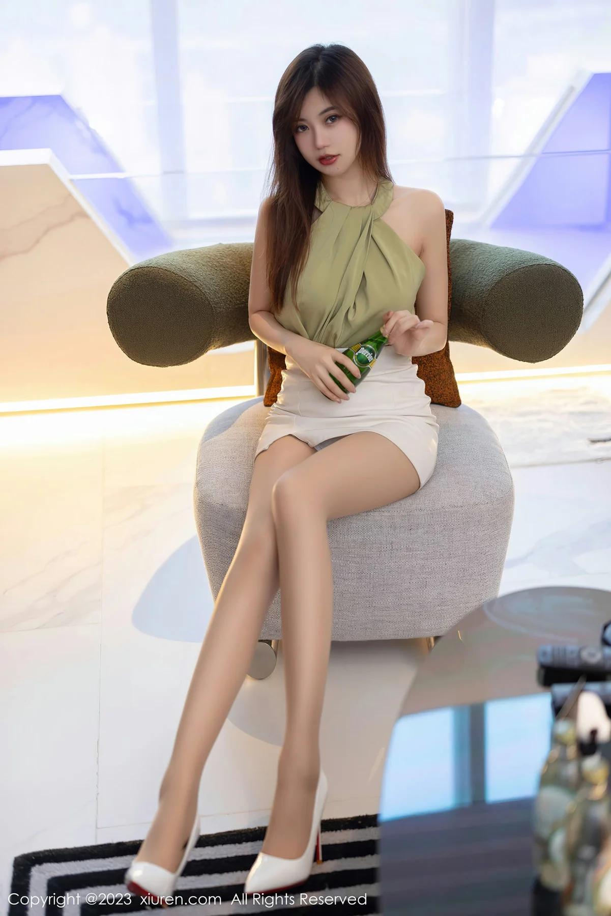 XiuRen 秀人 No.7503  绮里嘉ula 黑色情趣内衣性感写真1 - 2