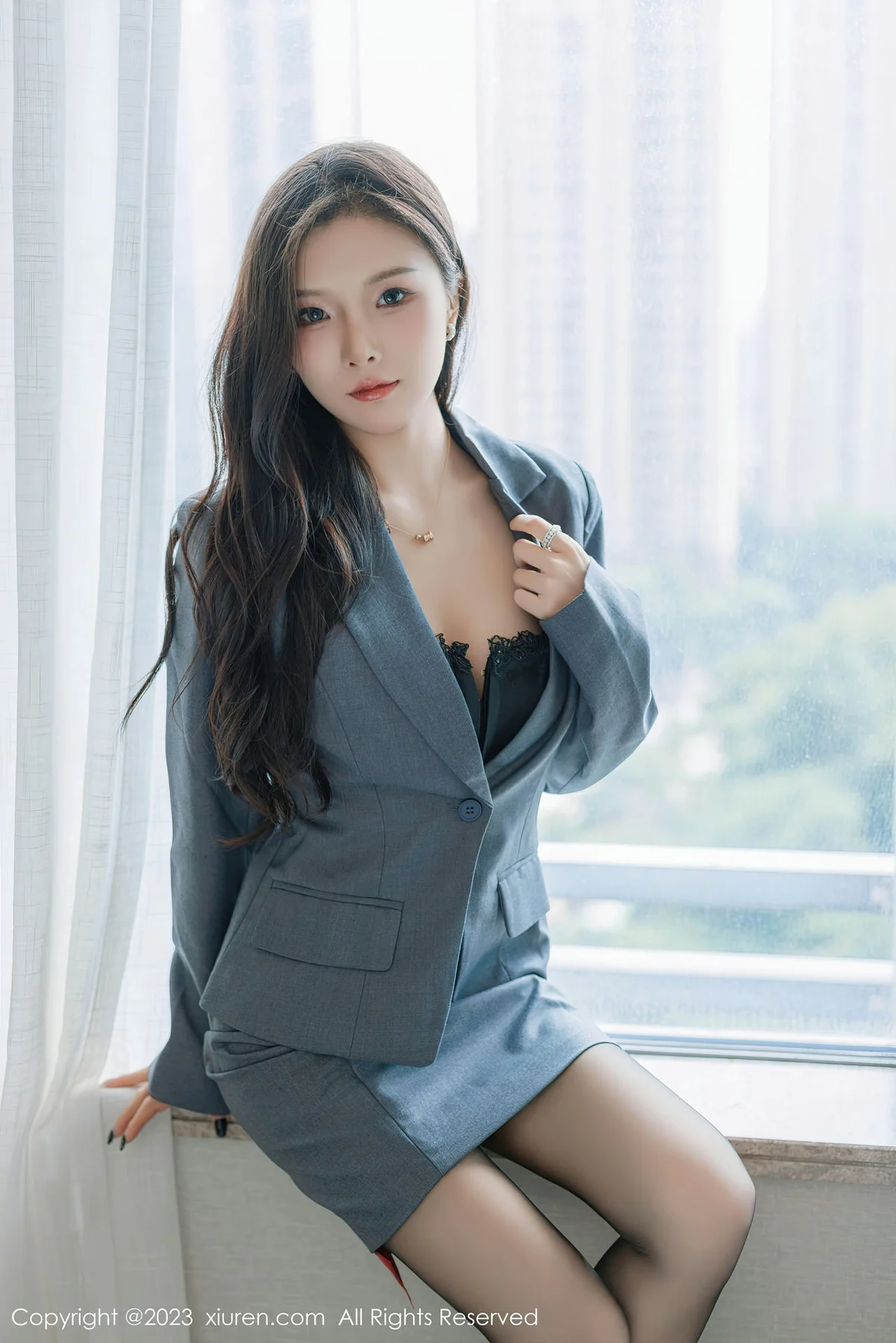 XiuRen 秀人 No.7511  七七kiko  灰色西服性感写真3 - 2