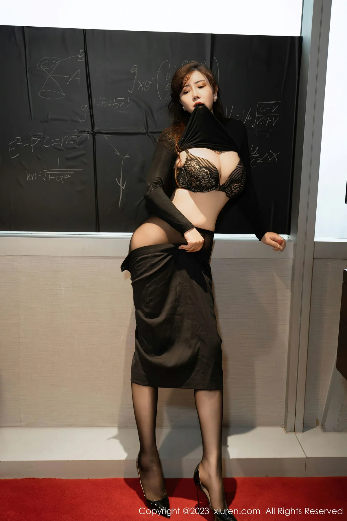 XiuRen 秀人 No.7513  王婉悠Queen 性感短裙写真 - 6