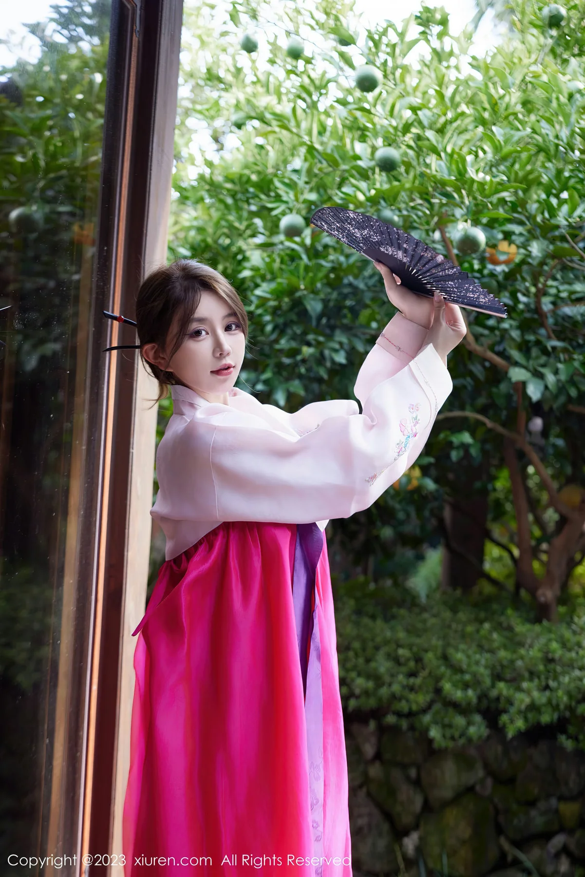 XiuRen 秀人 No.7522  tina_甜仔  红色打长今服饰济州岛旅拍33 - 2