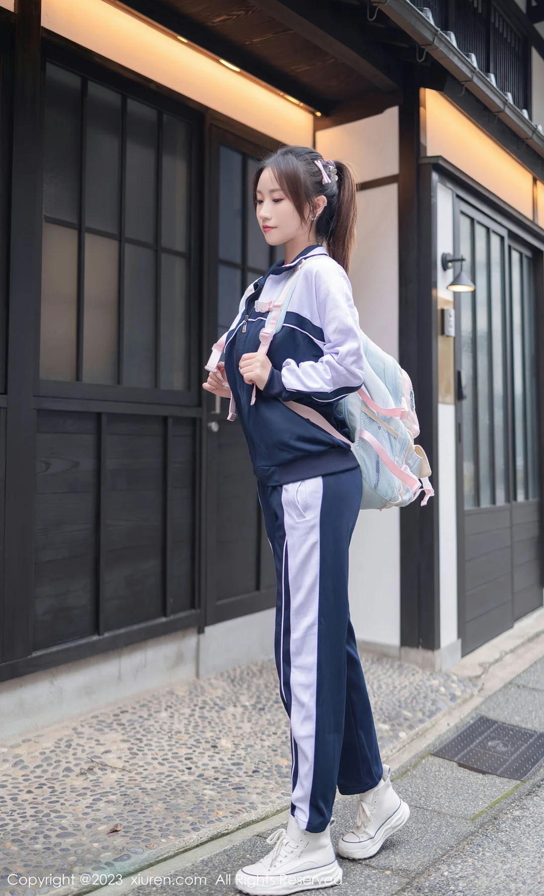 XiuRen 秀人 No.7528  杏子Yada 普蓝色学妹制服日本旅拍3 - 2