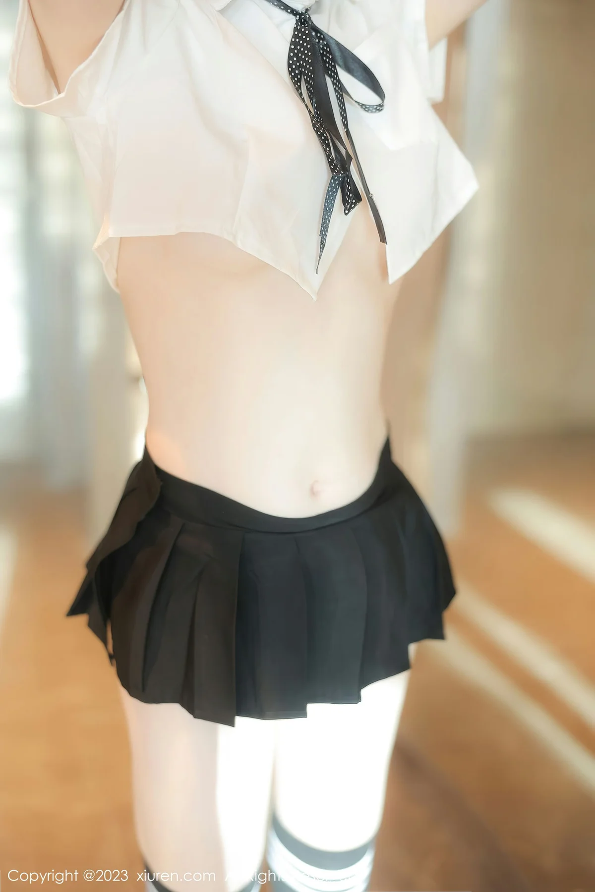 XiuRen 秀人 No.7534  林悠悠 黑色长筒袜性感写真3 - 1