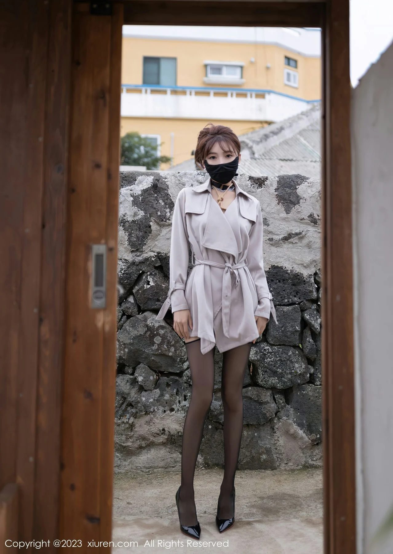 XiuRen 秀人 No.7538  陆萱萱 黑色情趣服饰济州岛旅拍11 - 1