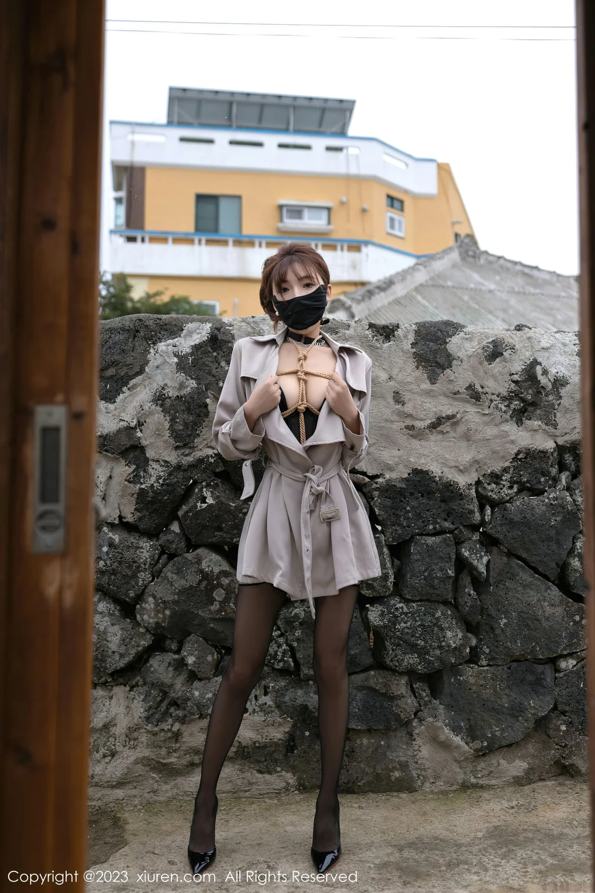 XiuRen 秀人 No.7538  陆萱萱 黑色情趣服饰济州岛旅拍11 - 6